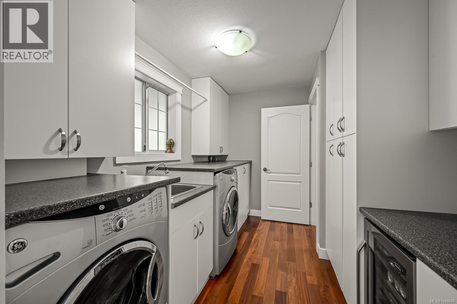 920 Eastwicke Cres Property Photo 20