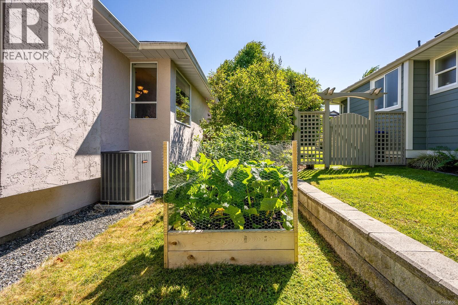 920 Eastwicke Cres Property Photo 33