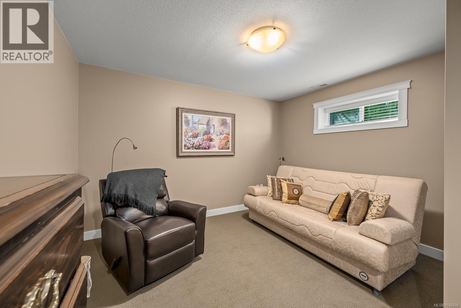 920 Eastwicke Cres Property Photo 39