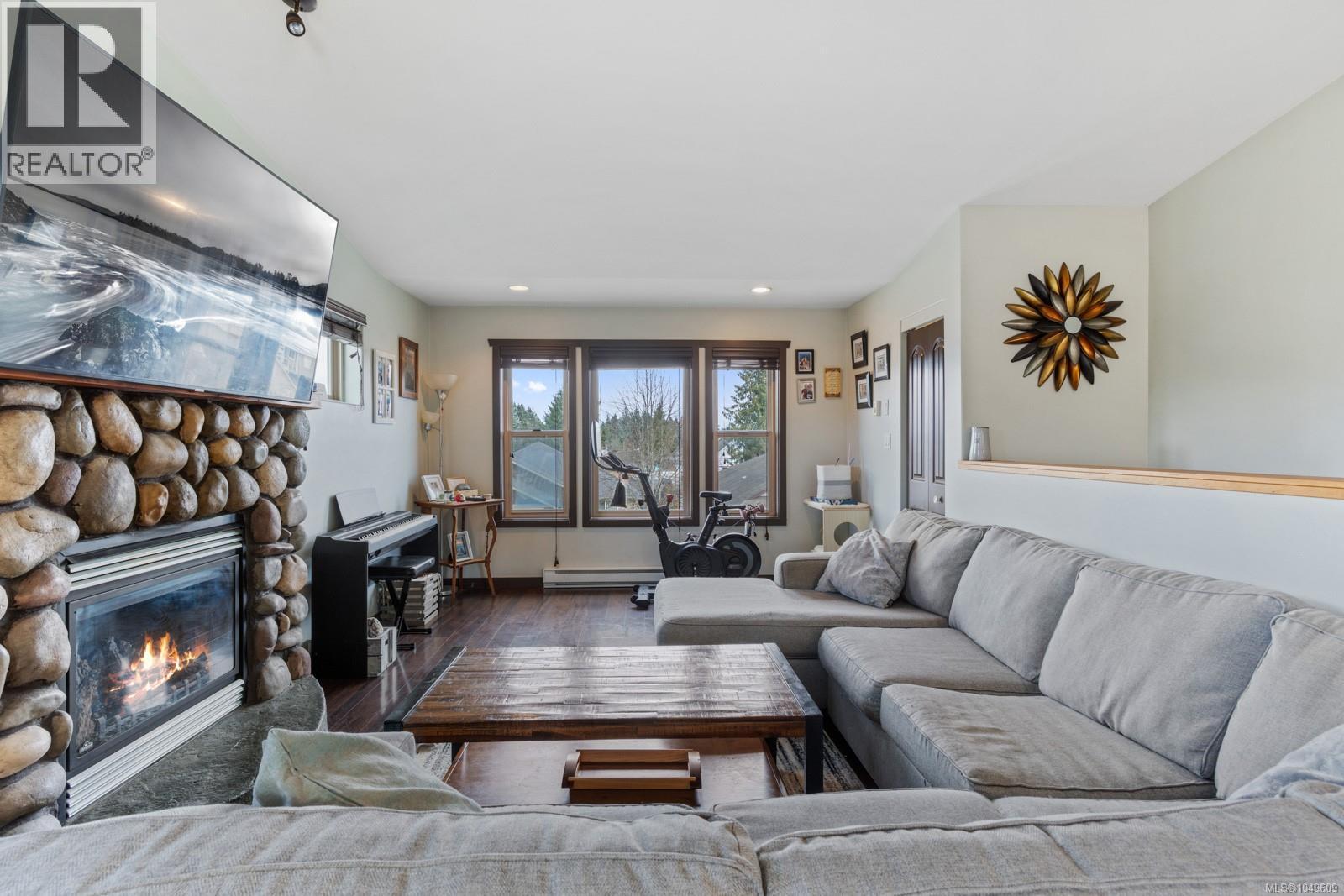 2735 Rydal Ave Property Photo 2