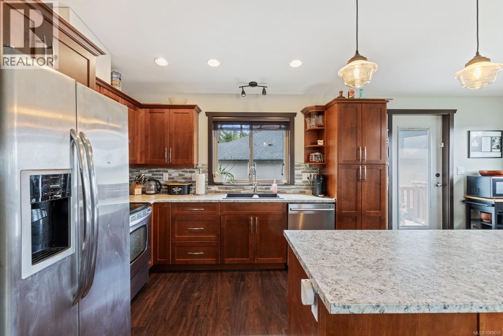 2735 Rydal Ave Property Photo 4