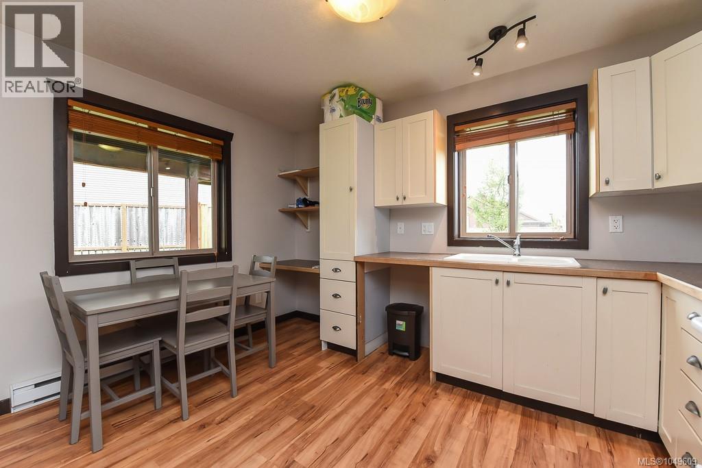 2735 Rydal Ave Property Photo 25