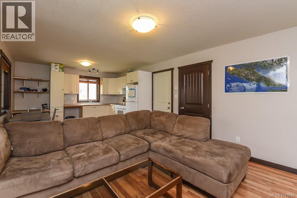 2735 Rydal Ave Property Photo 28