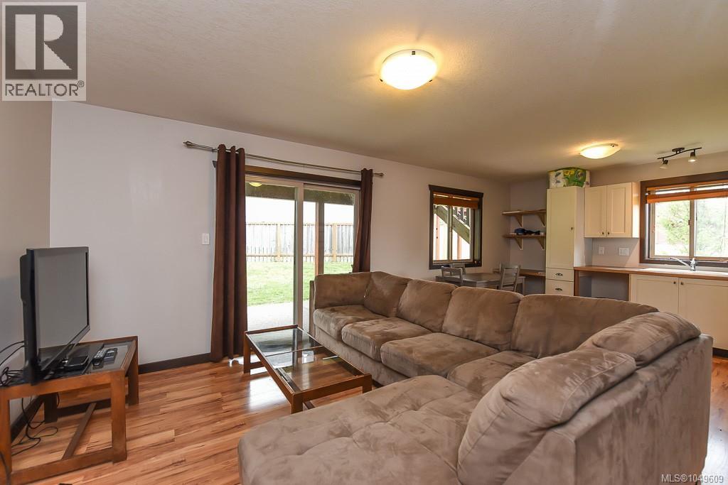 2735 Rydal Ave Property Photo 29