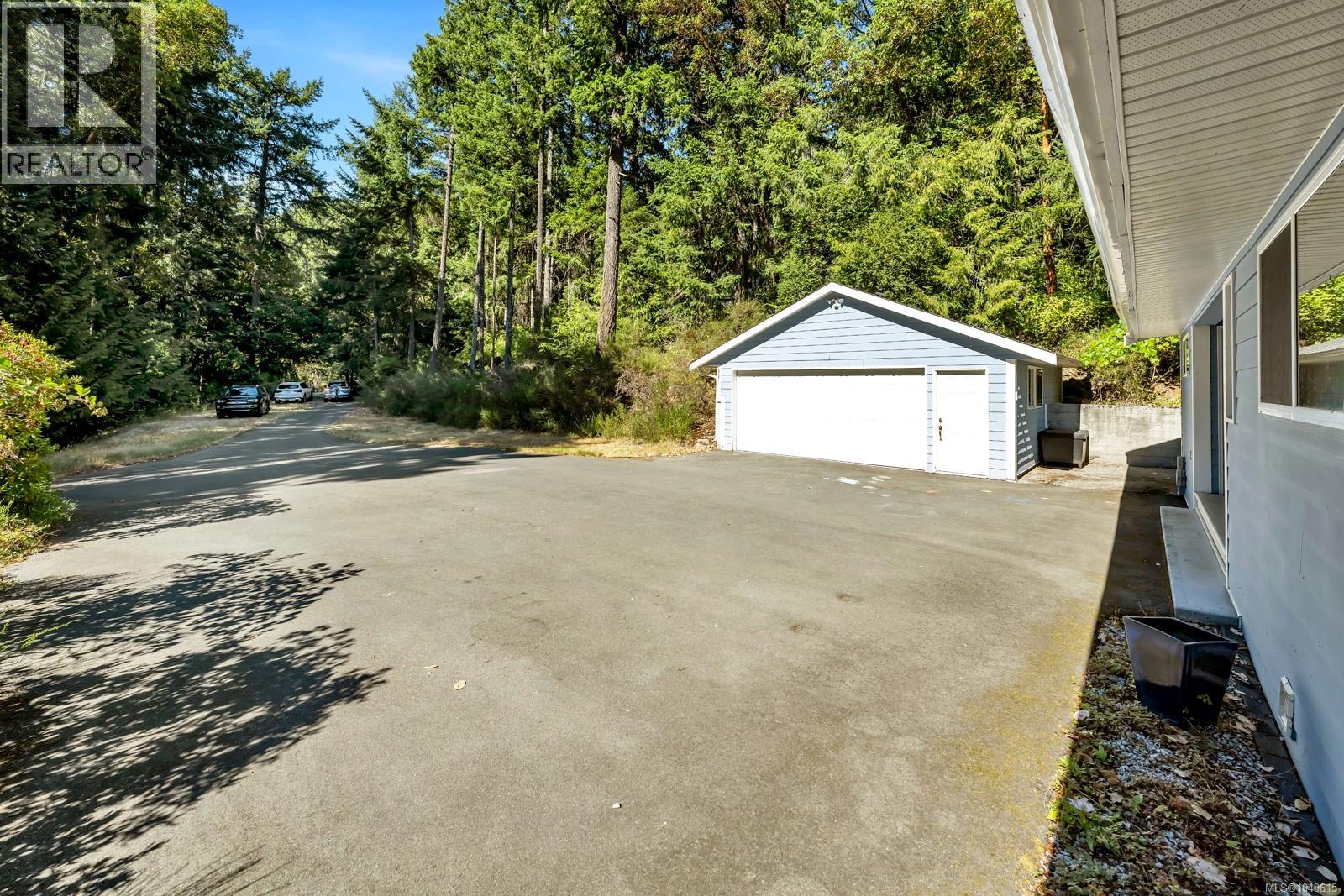836 Walfred Rd Property Photo 4