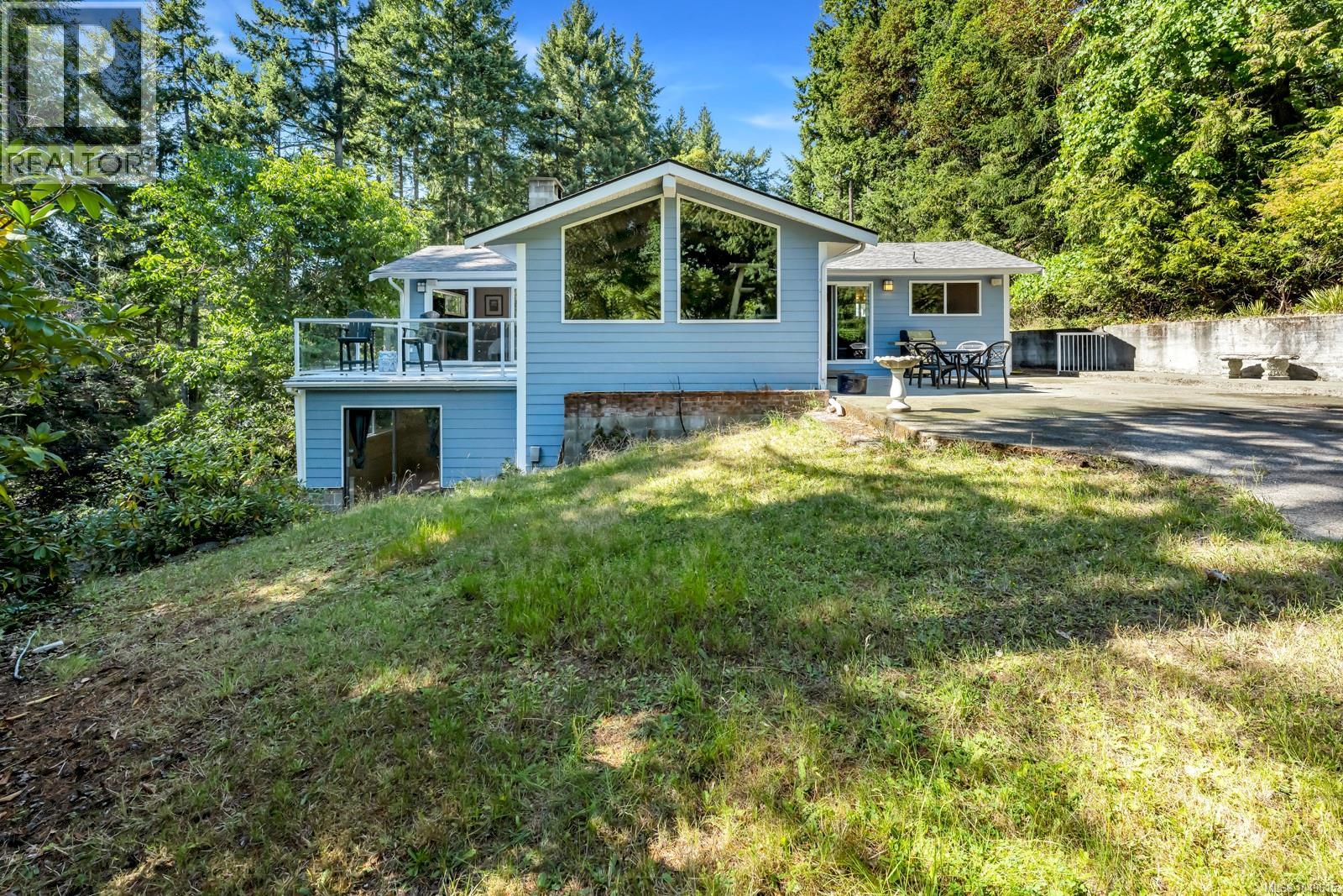 836 Walfred Rd Property Photo 11