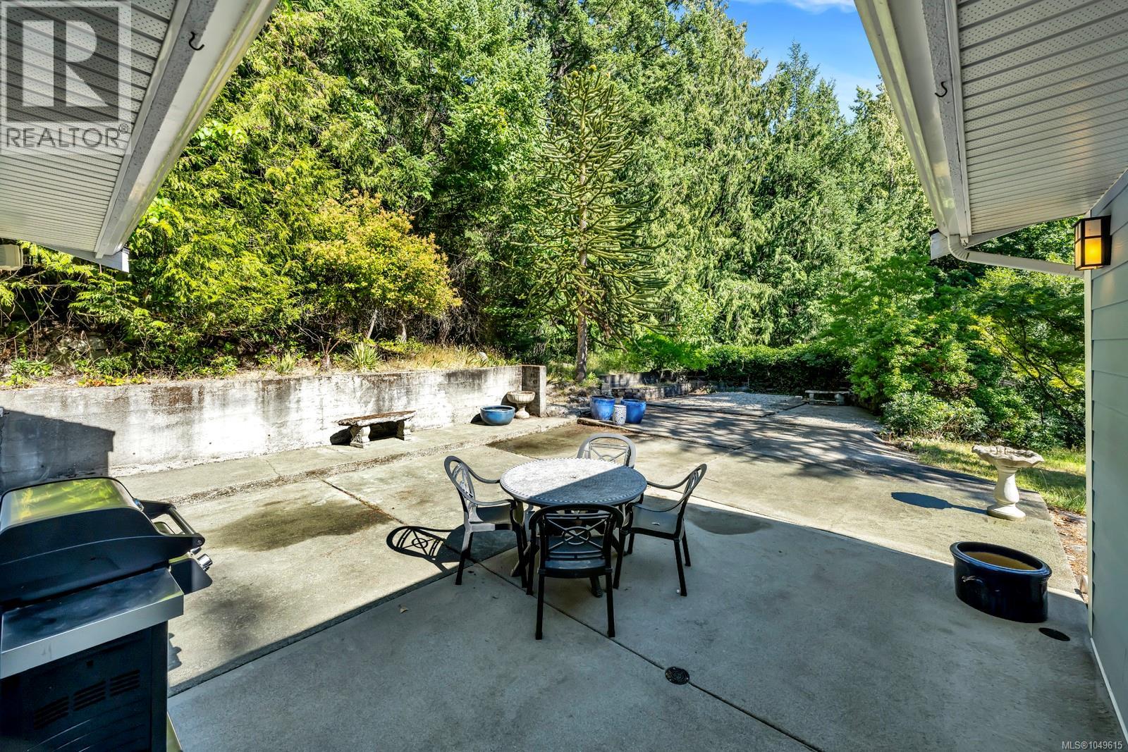 836 Walfred Rd Property Photo 13