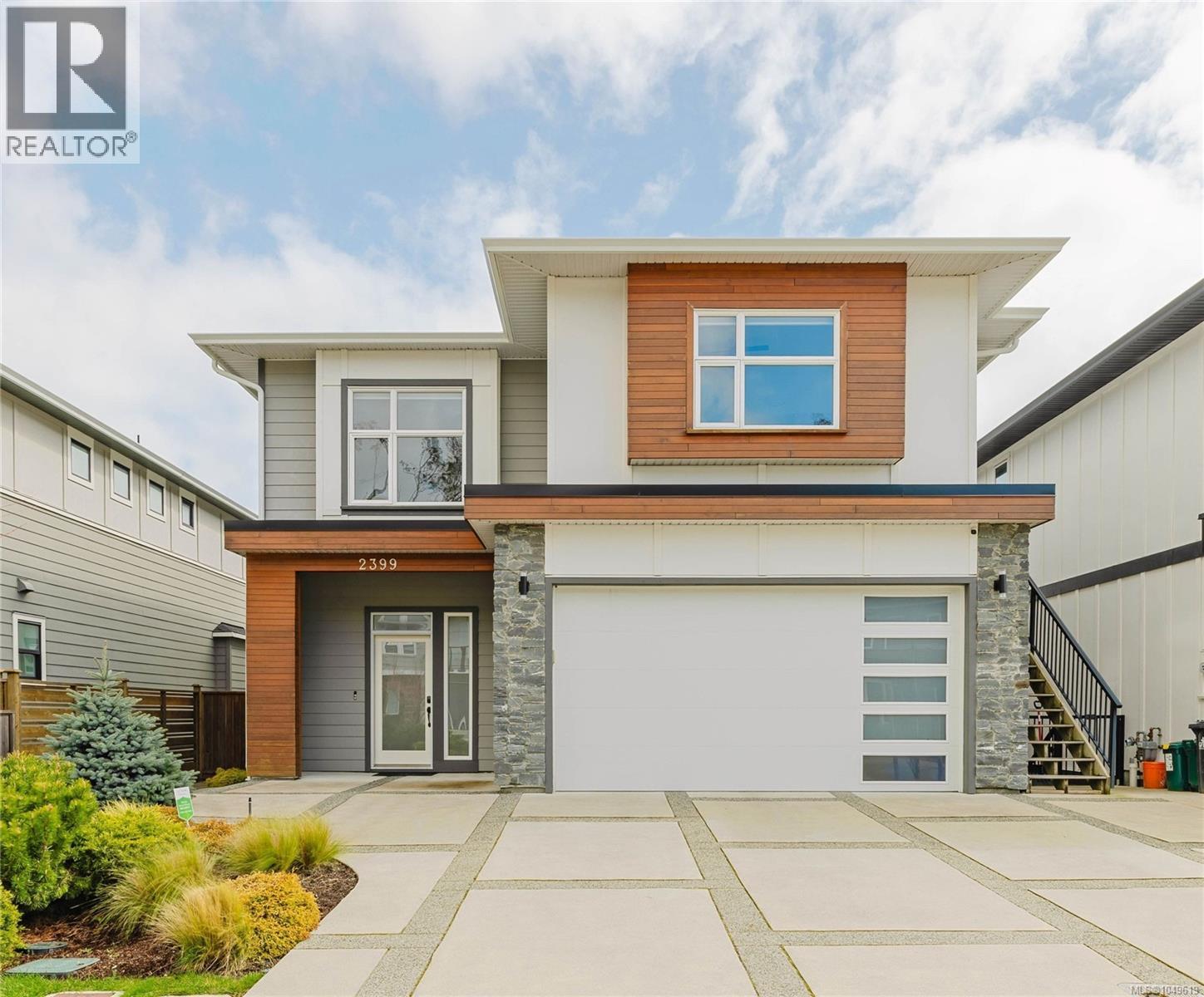 2399 Azurite Cres Property Photo 1