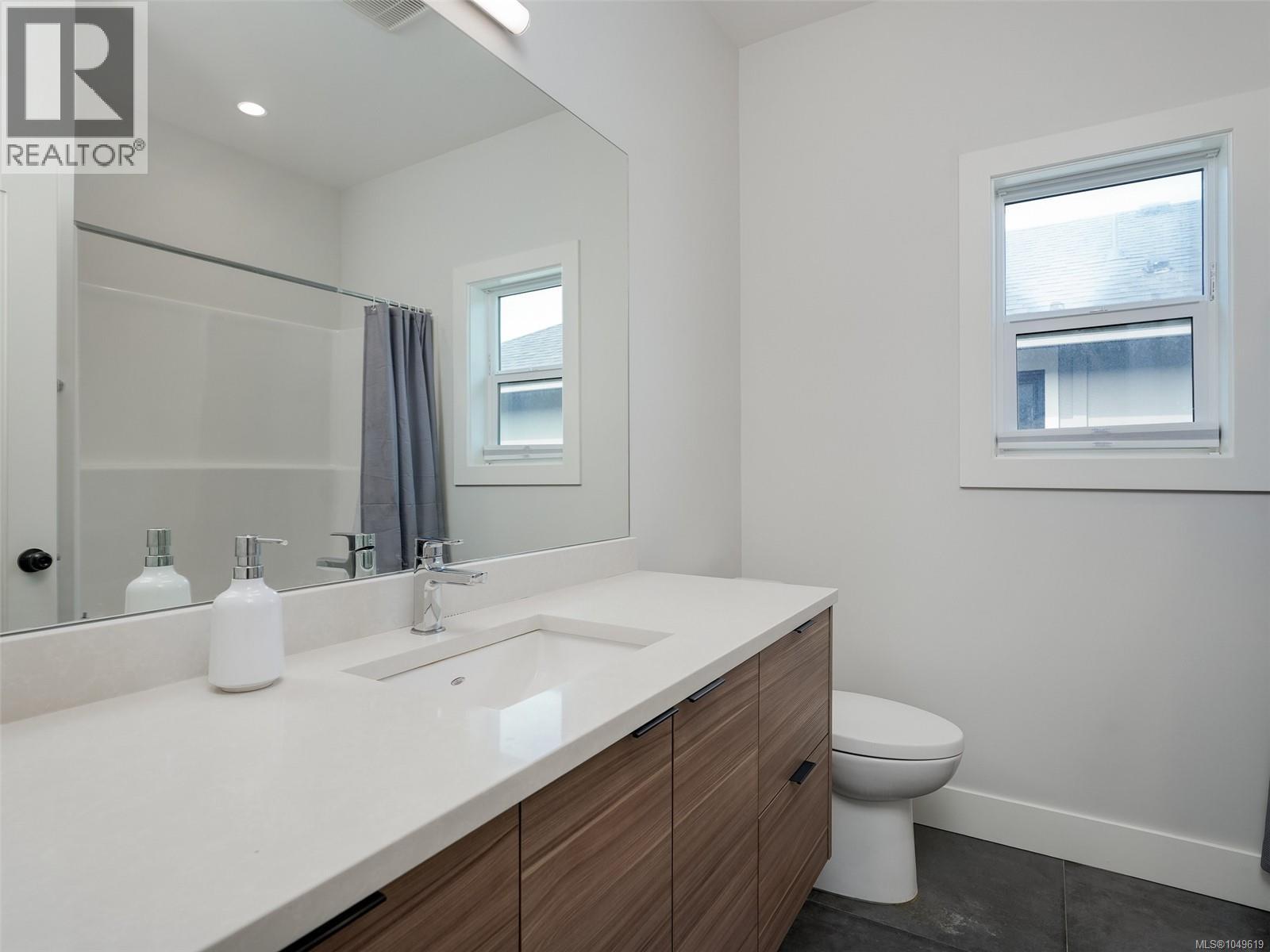 2399 Azurite Cres Property Photo 20