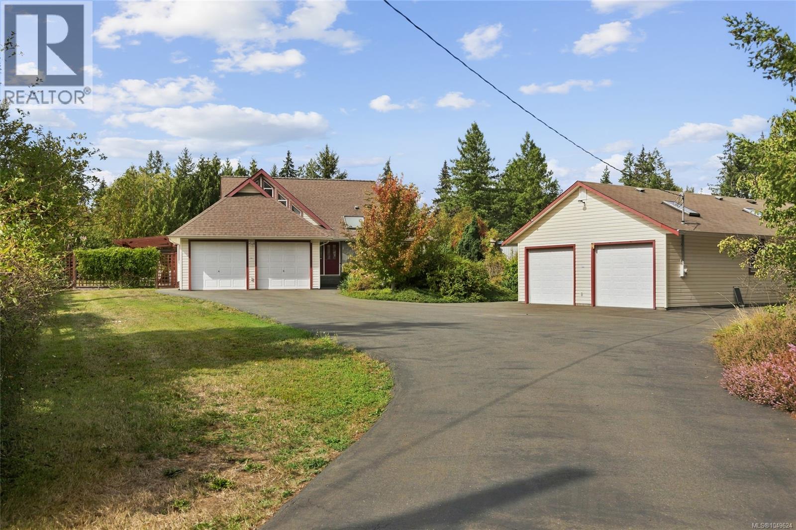 2877 Lake Trail Rd Property Photo 3