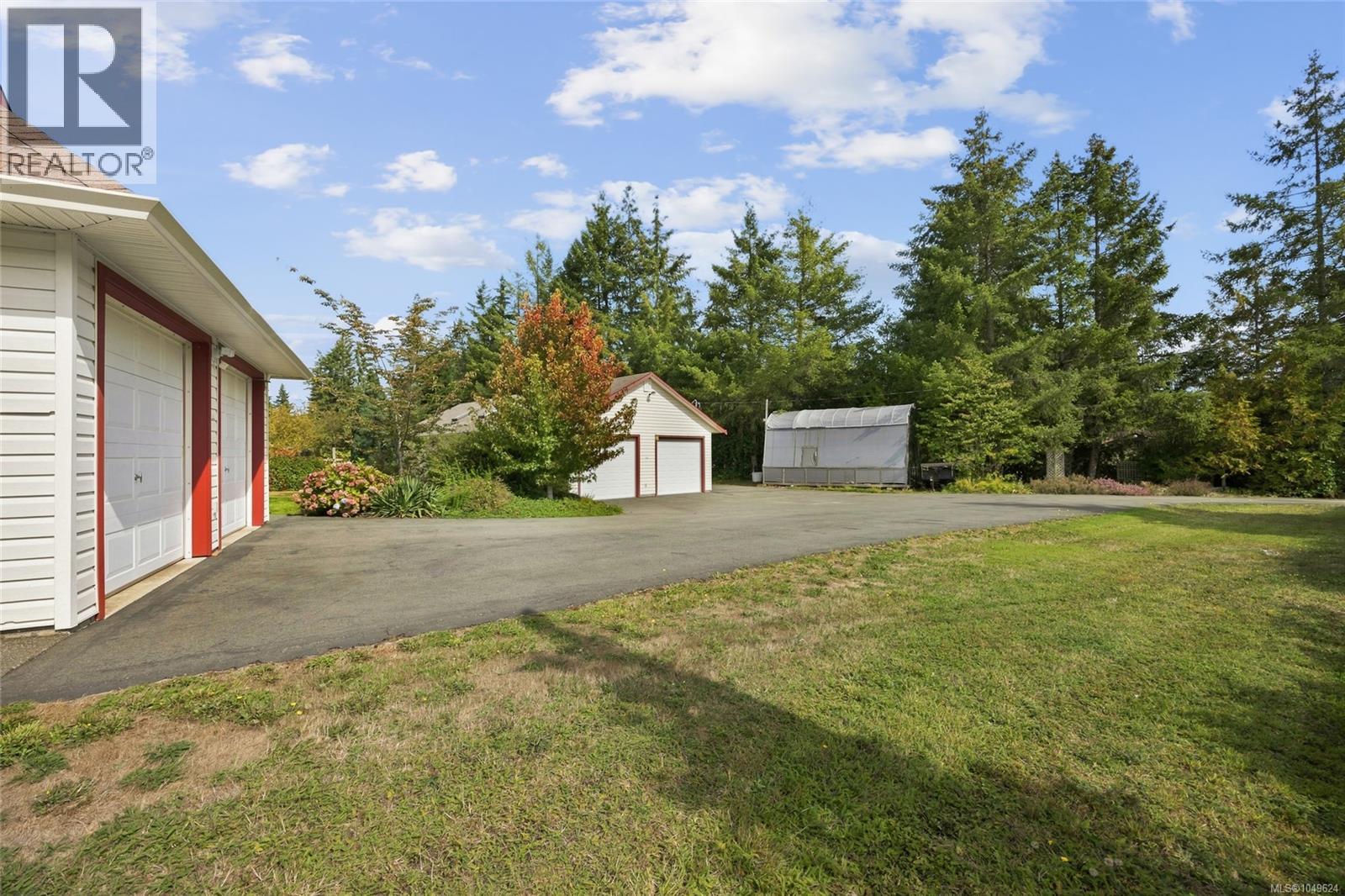 2877 Lake Trail Rd Property Photo 41