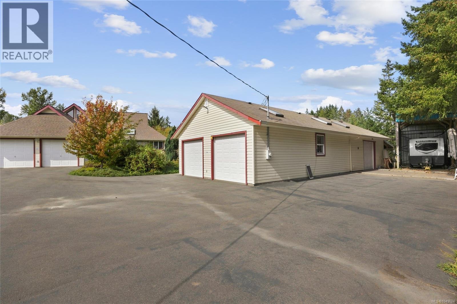 2877 Lake Trail Rd Property Photo 43
