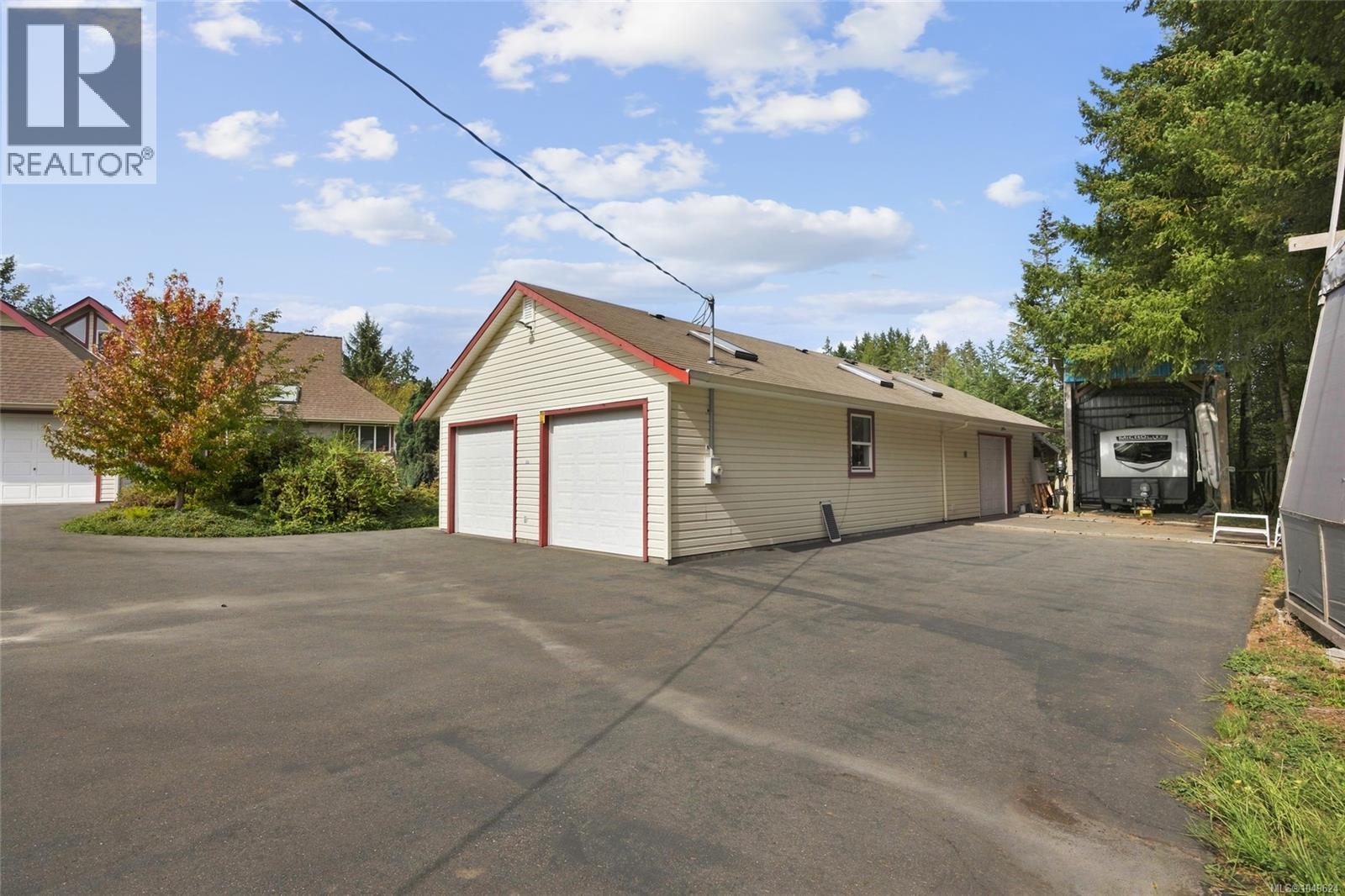 2877 Lake Trail Rd Property Photo 44
