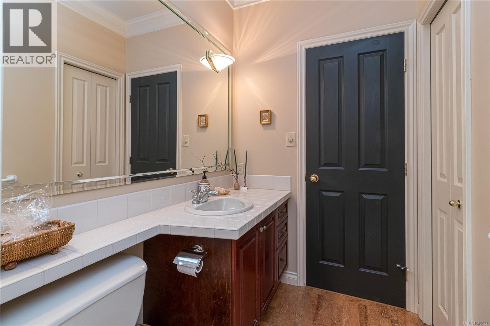 671 Dalkeith Ave Property Photo 20