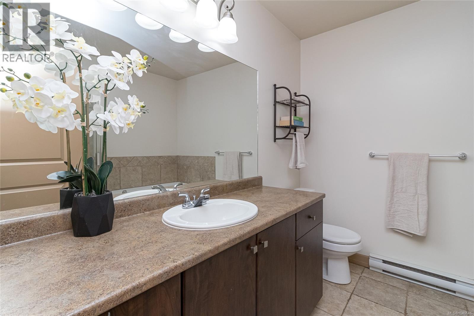 112 3915 Carey Rd Property Photo 13