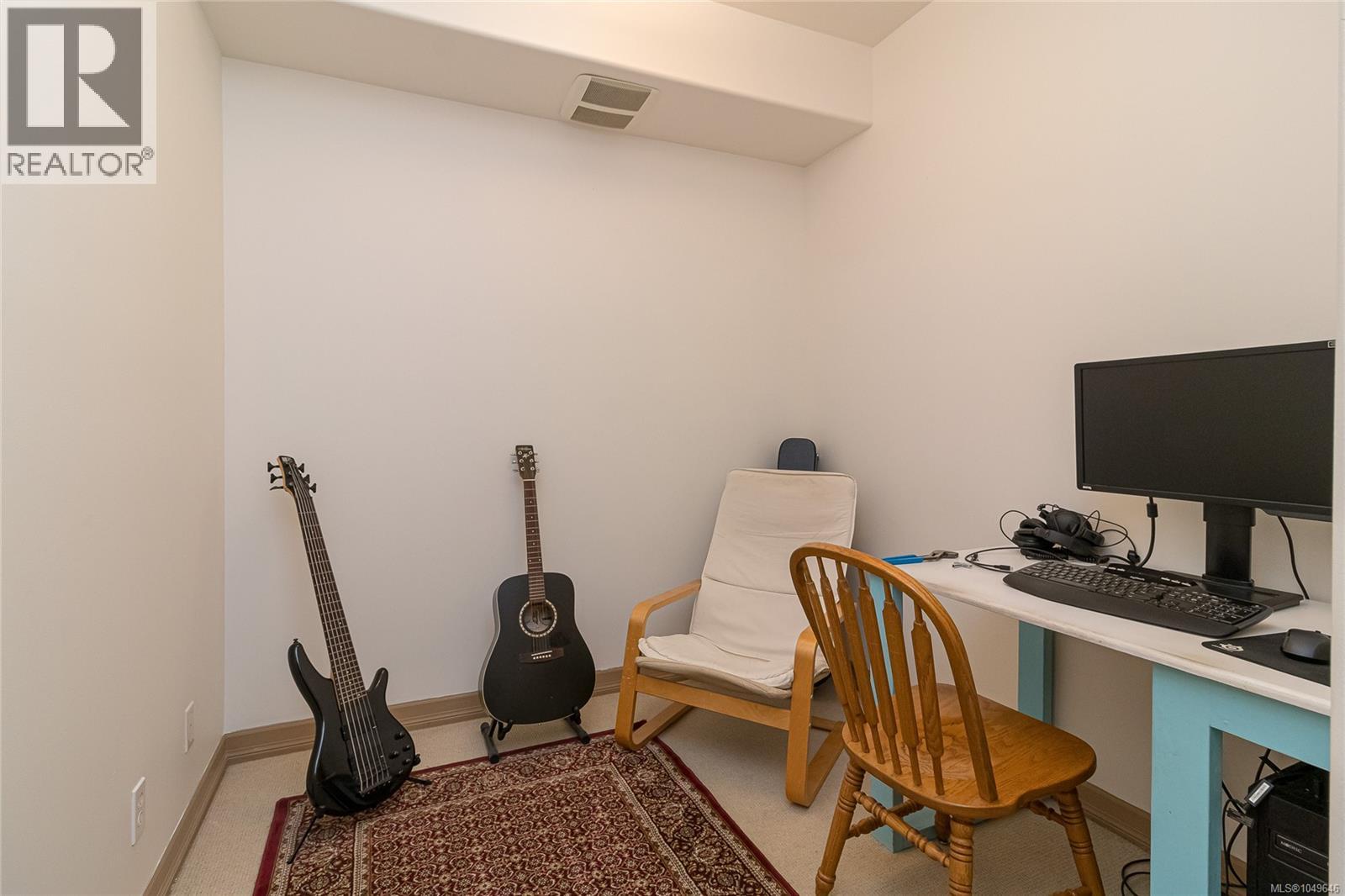112 3915 Carey Rd Property Photo 17