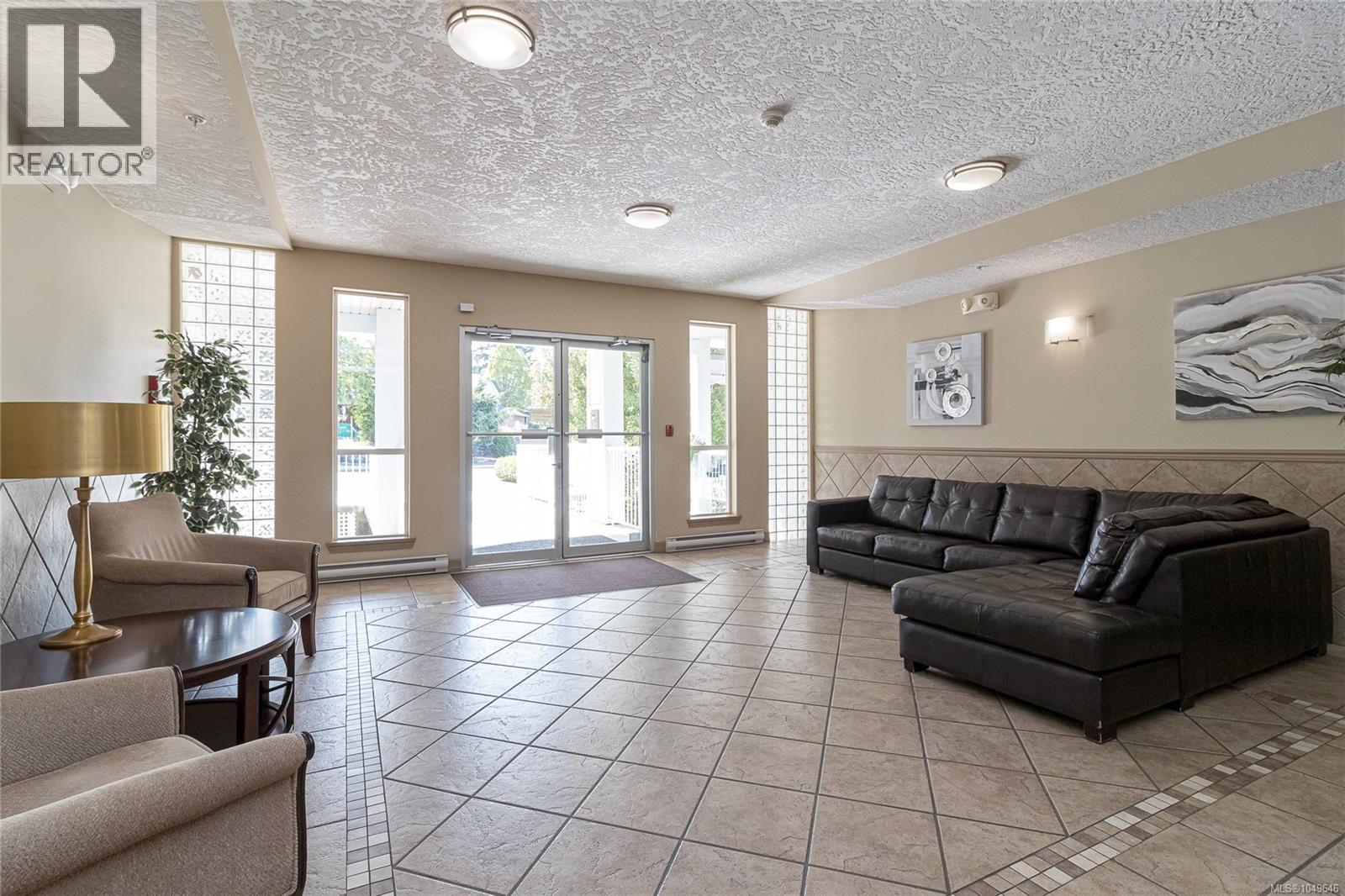 112 3915 Carey Rd Property Photo 24
