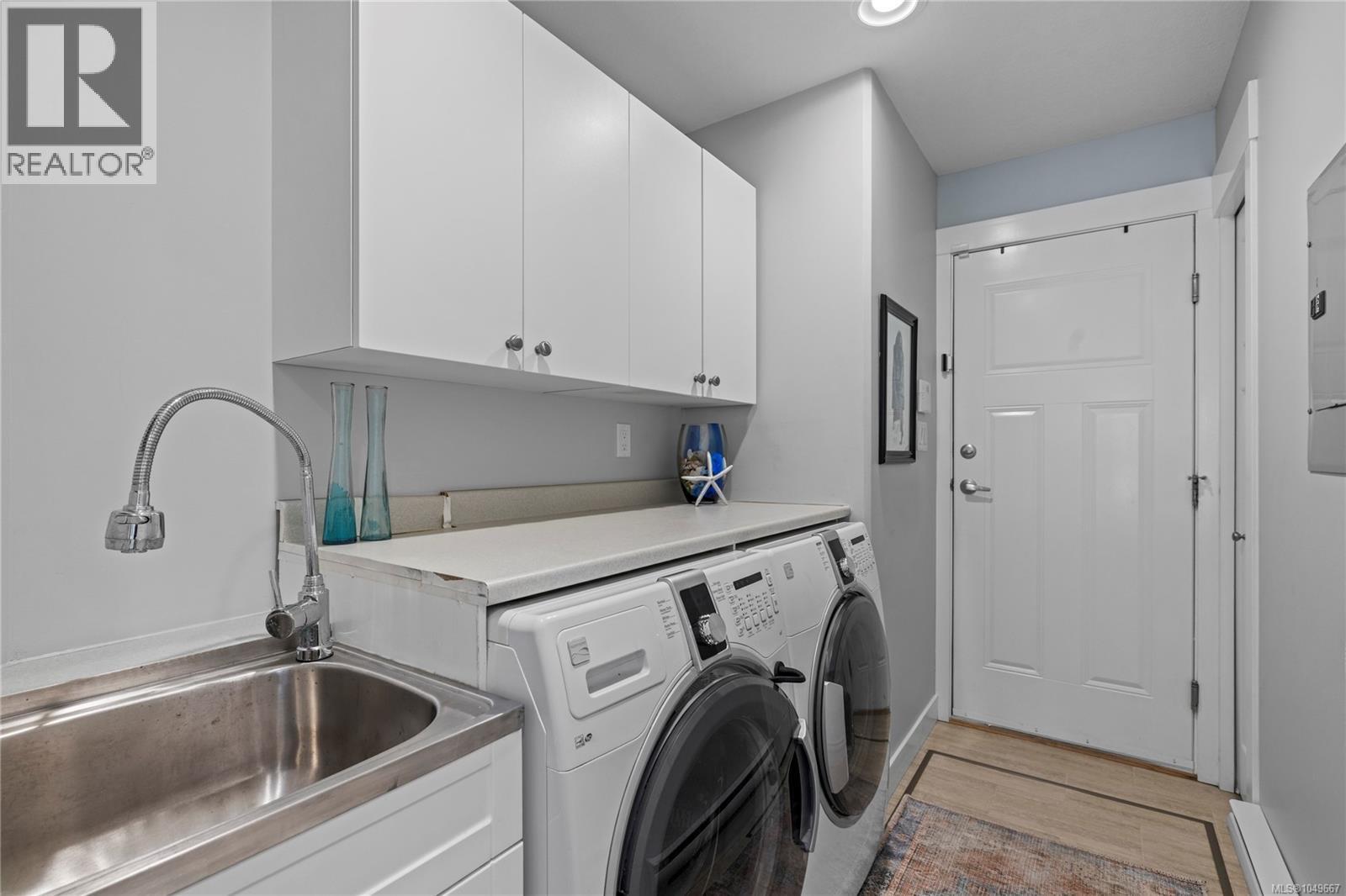 536 Cook St Property Photo 34