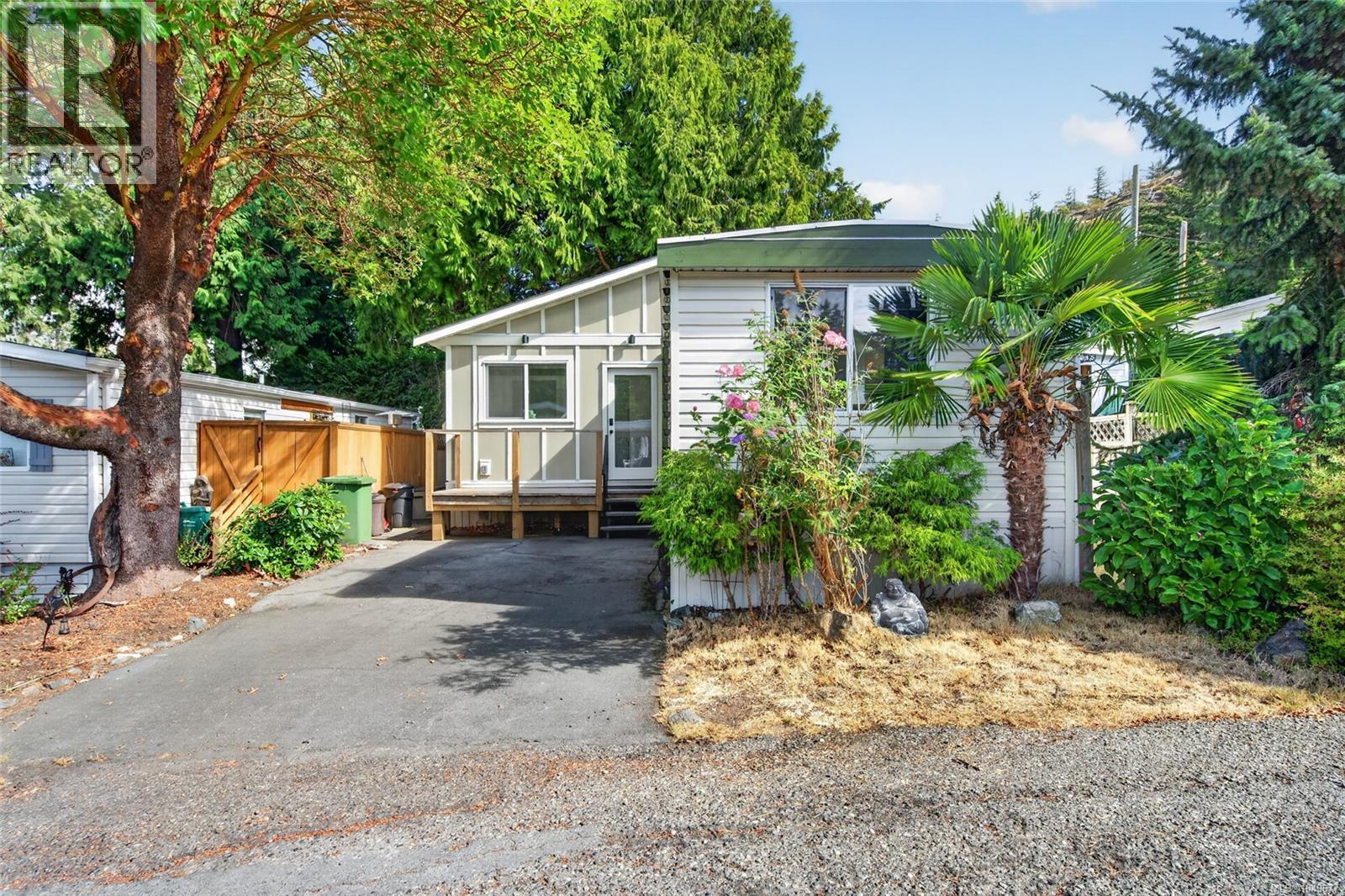 48 2587 Selwyn Rd Property Photo 2