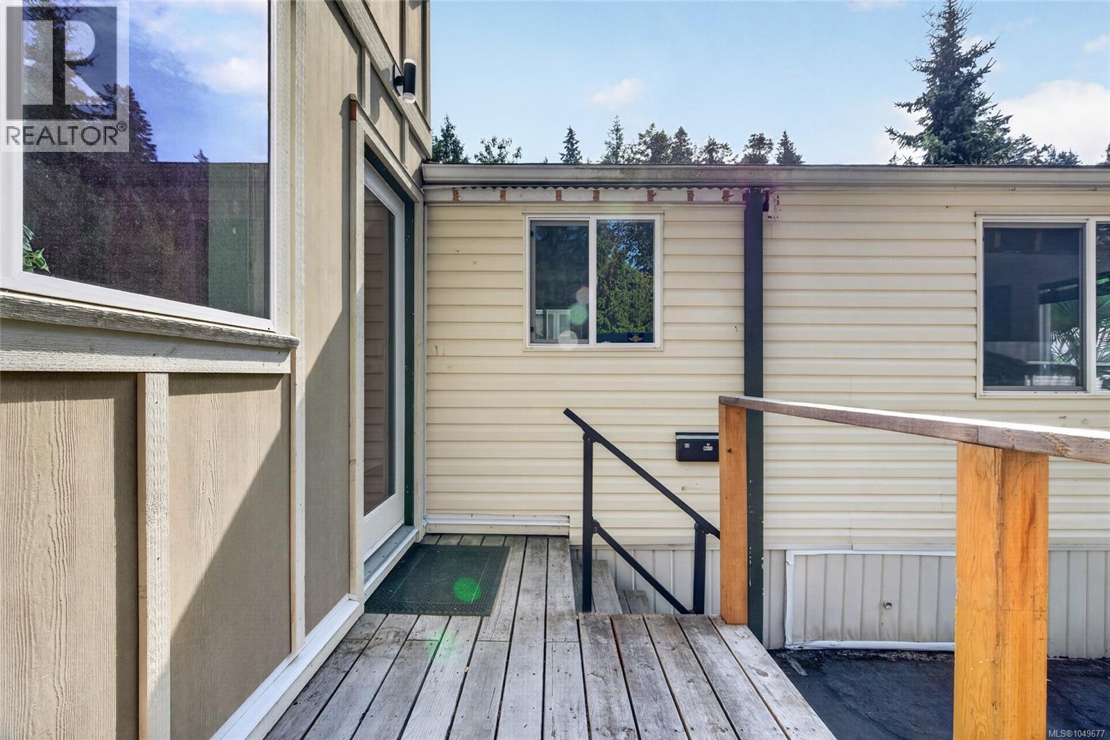 48 2587 Selwyn Rd Property Photo 22