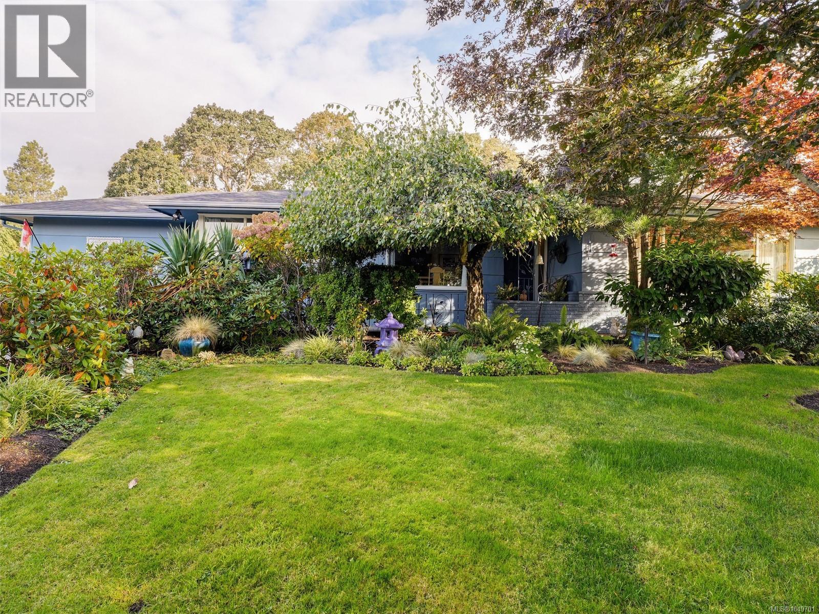 2064 Lansdowne Rd Property Photo 1