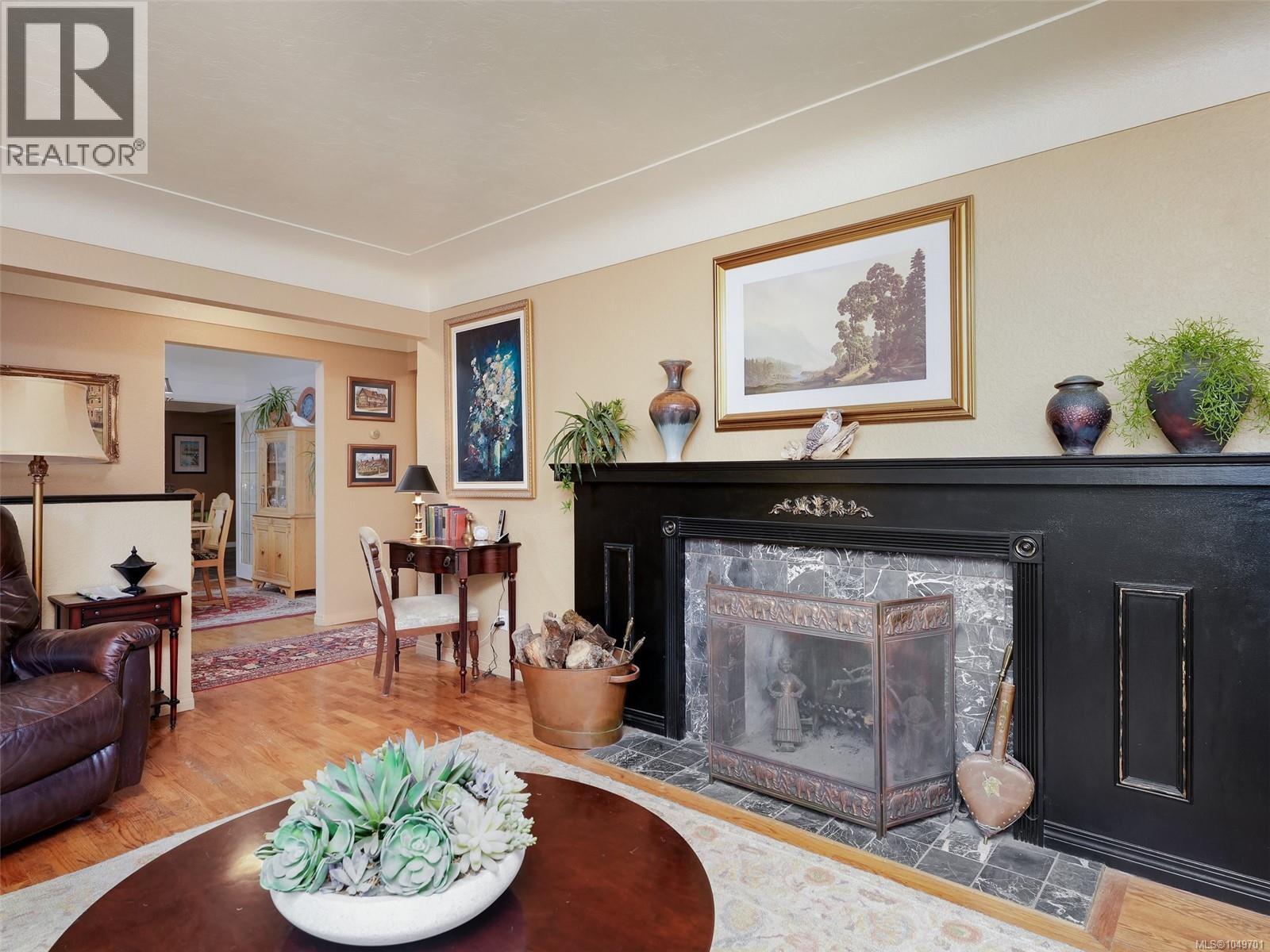 2064 Lansdowne Rd Property Photo 5