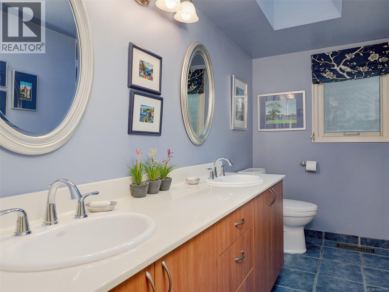 2064 Lansdowne Rd Property Photo 14