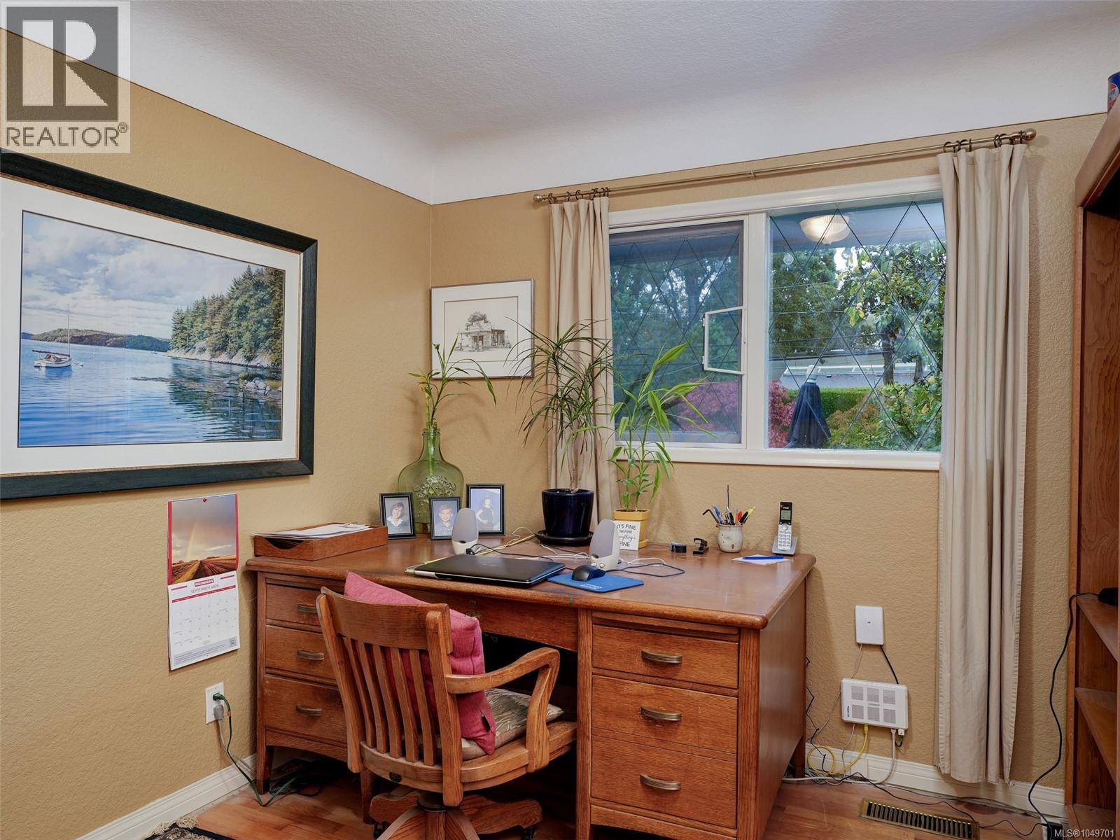 2064 Lansdowne Rd Property Photo 15