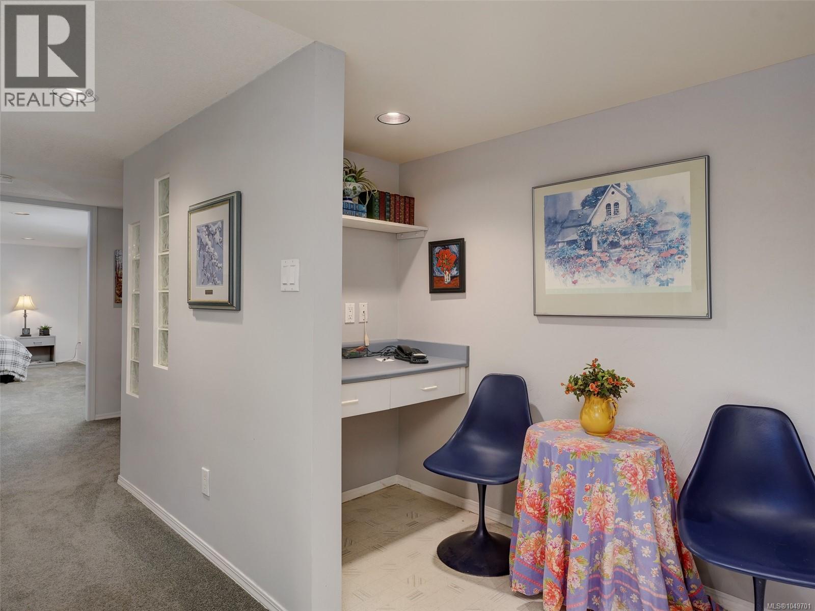 2064 Lansdowne Rd Property Photo 21