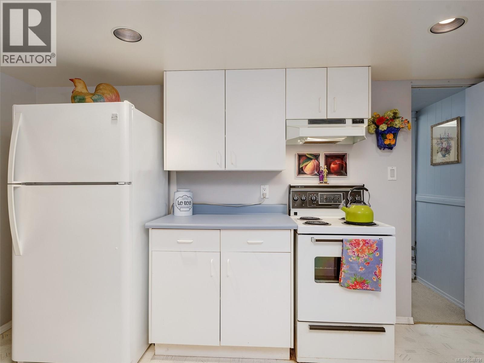 2064 Lansdowne Rd Property Photo 22