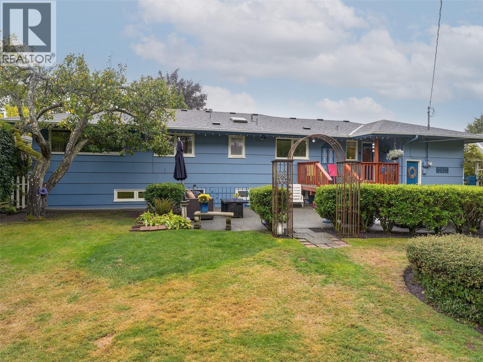 2064 Lansdowne Rd Property Photo 32