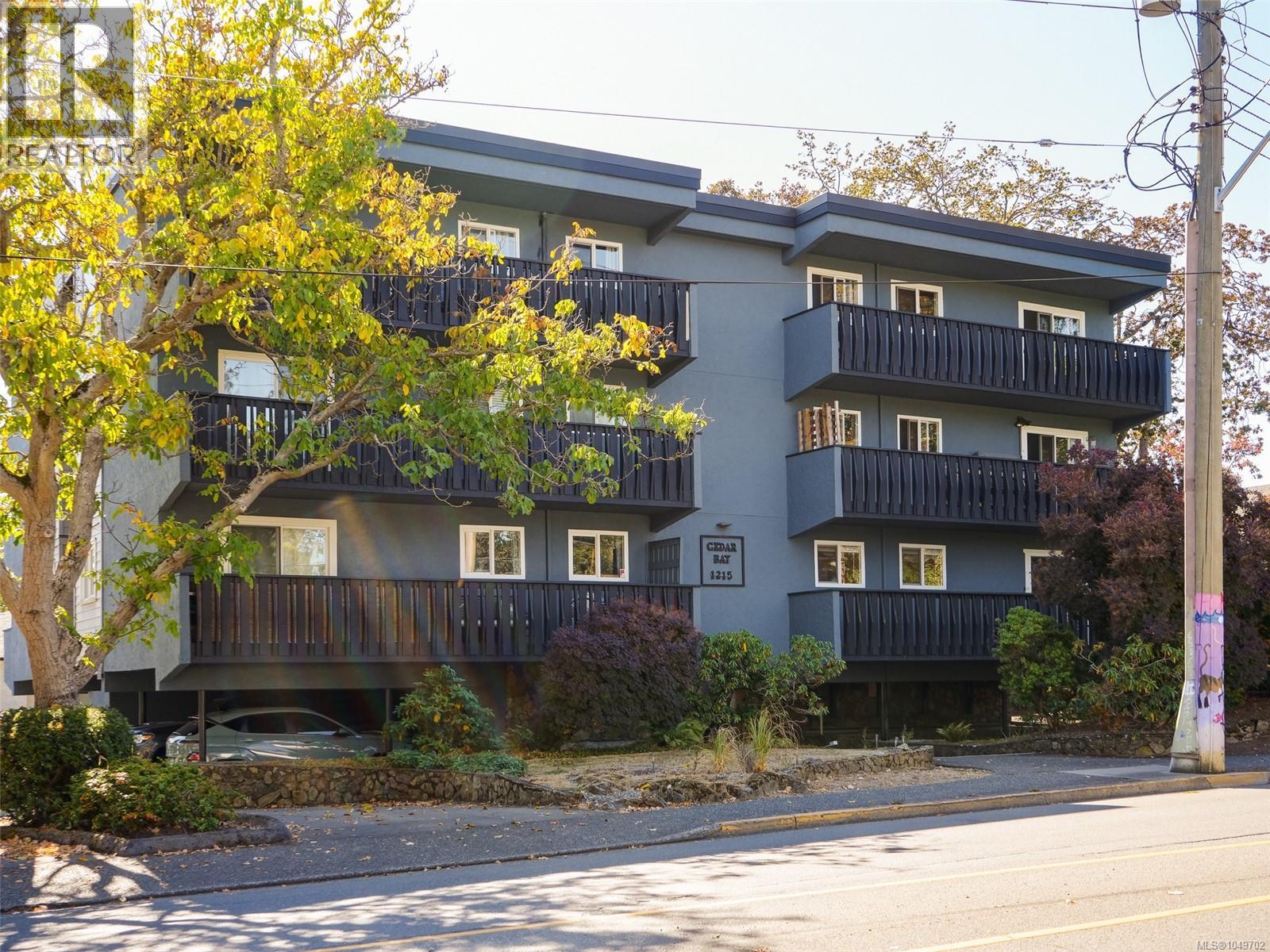 201 1215 Bay St Property Photo 1