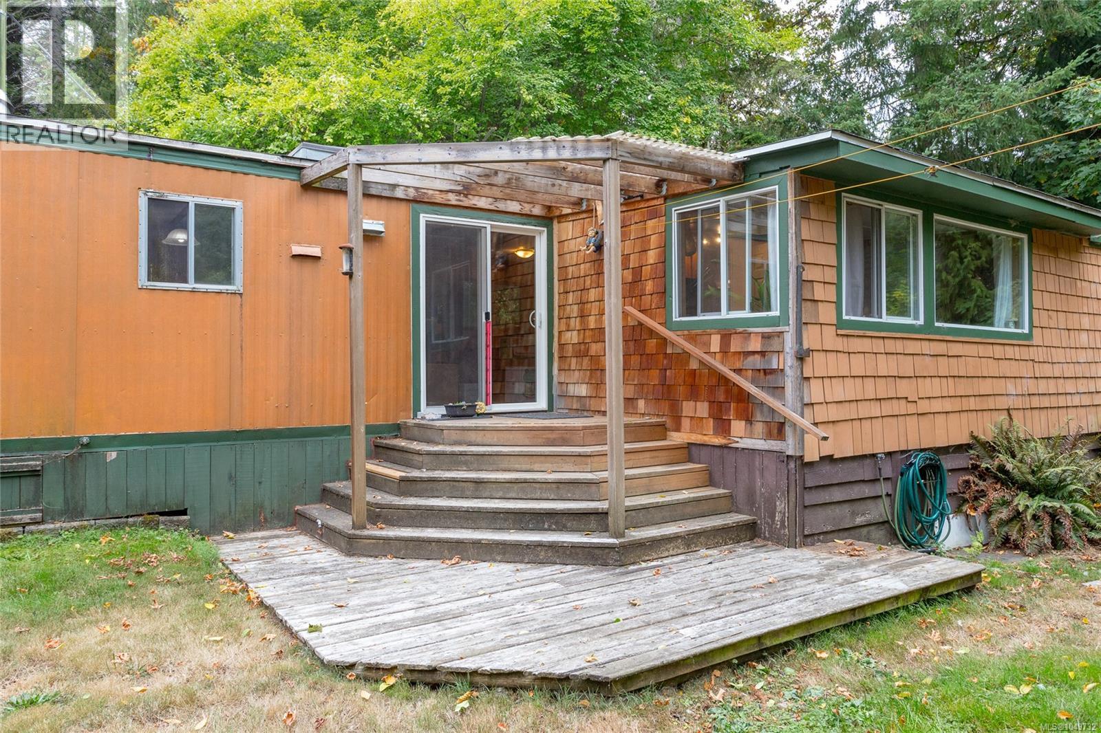 1 2670 Sooke River Rd Property Photo 1