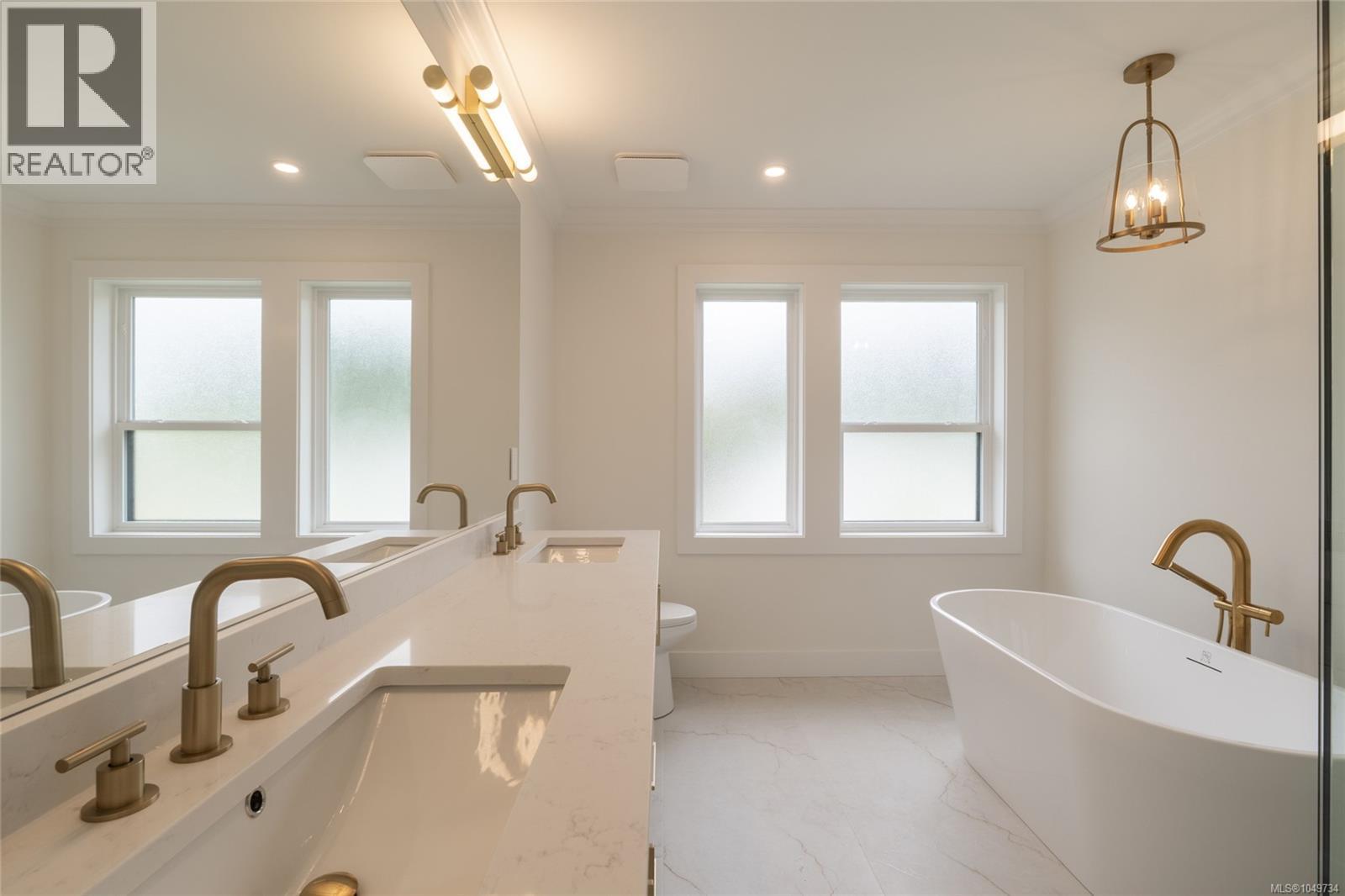 557 Belford Pl Property Photo 11