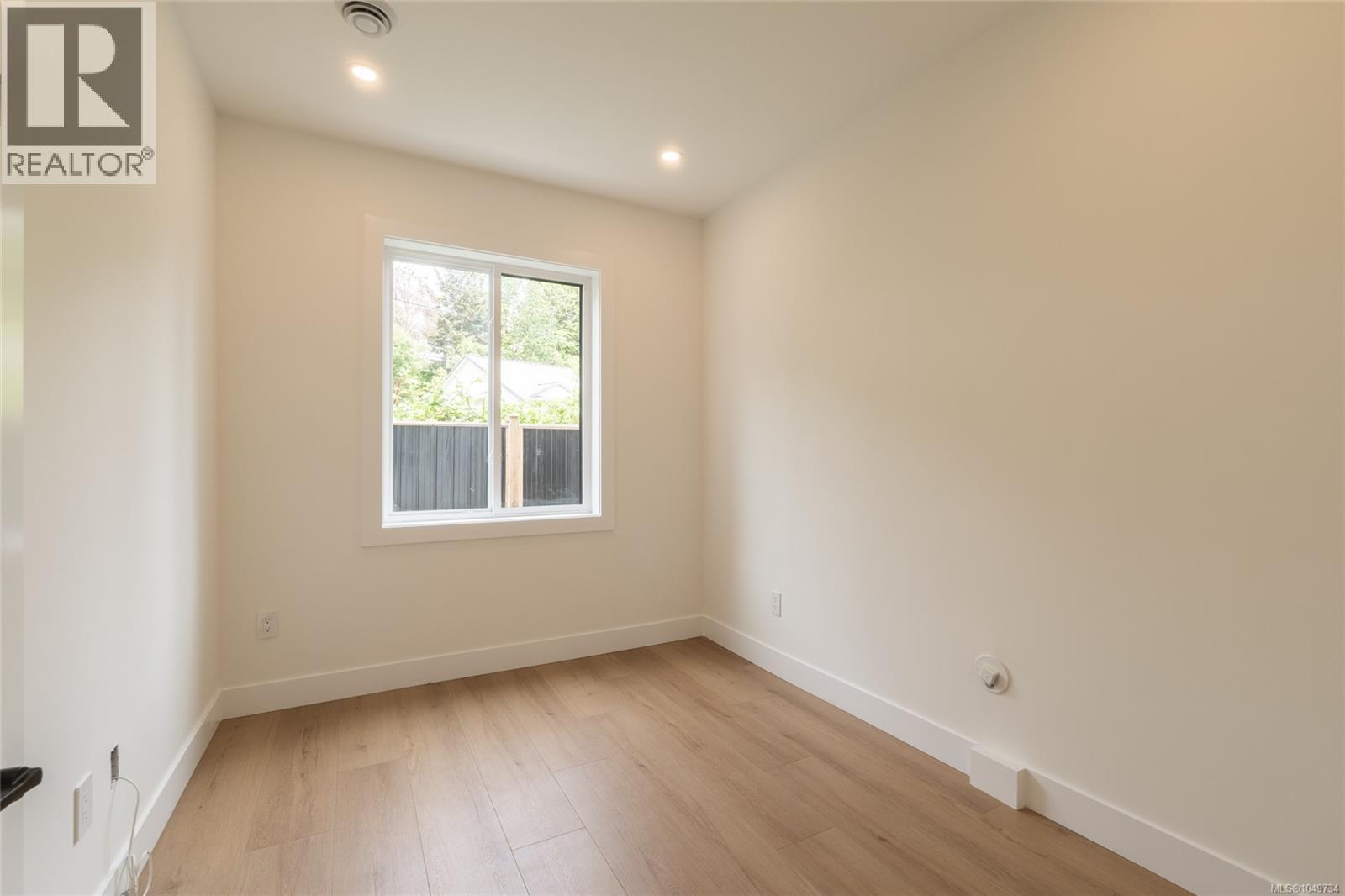 557 Belford Pl Property Photo 20