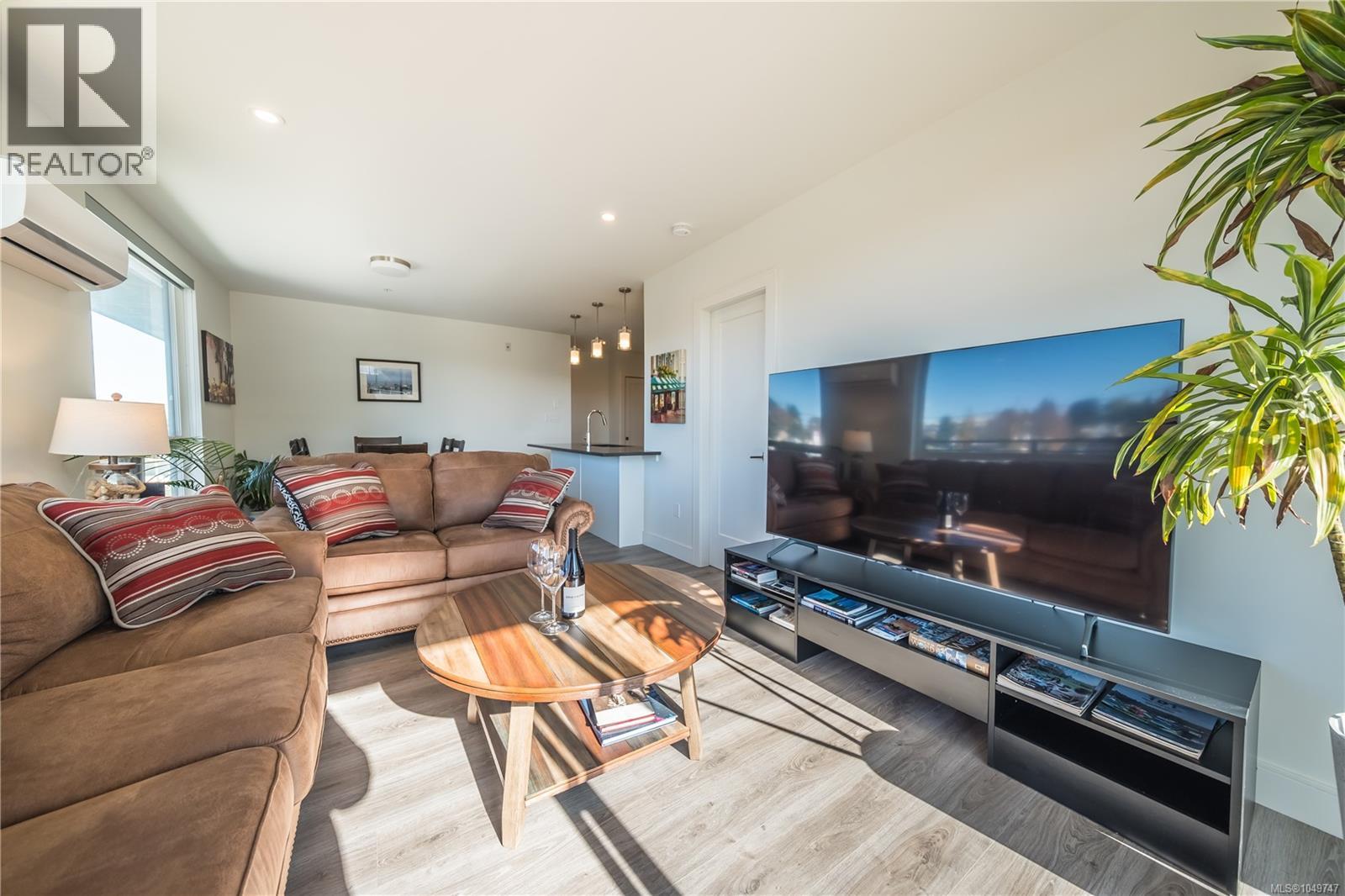 407 119 Haliburton St Property Photo 15