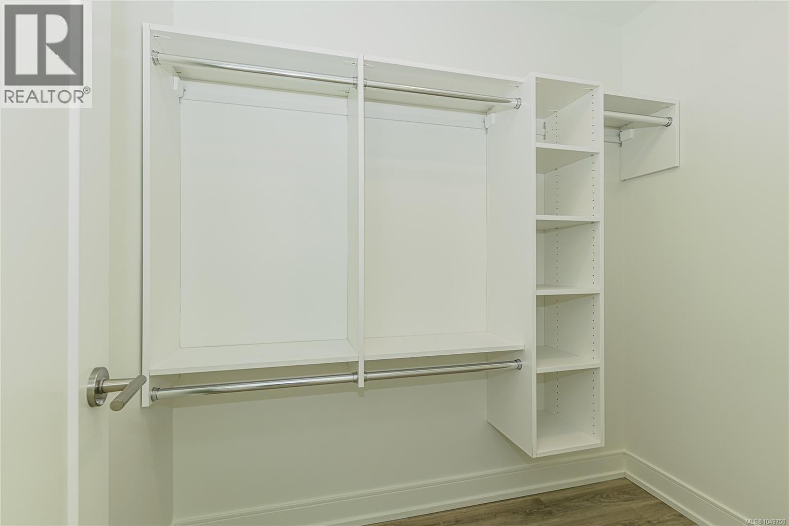 904 1628 Store St Property Photo 18