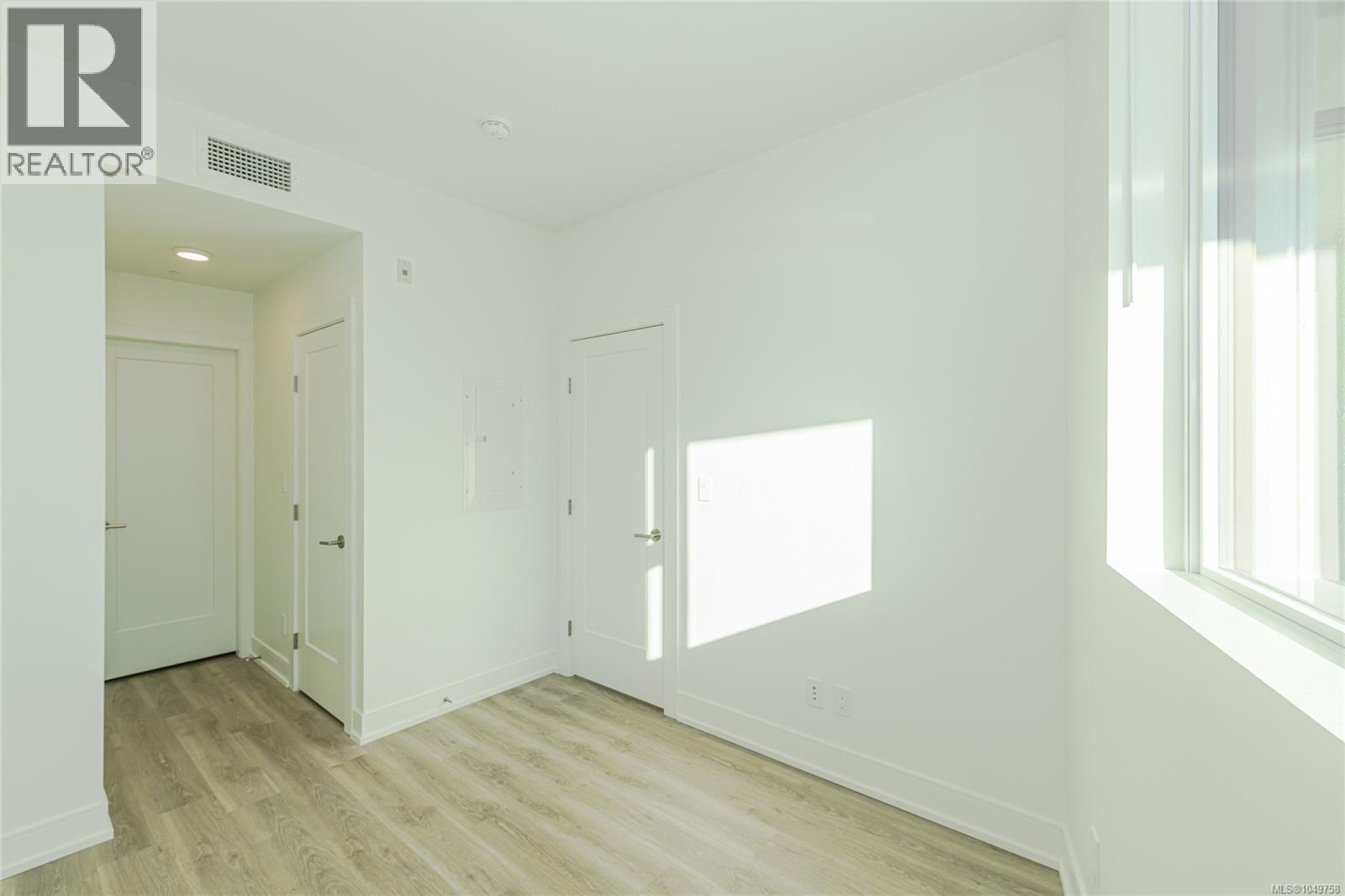 904 1628 Store St Property Photo 25