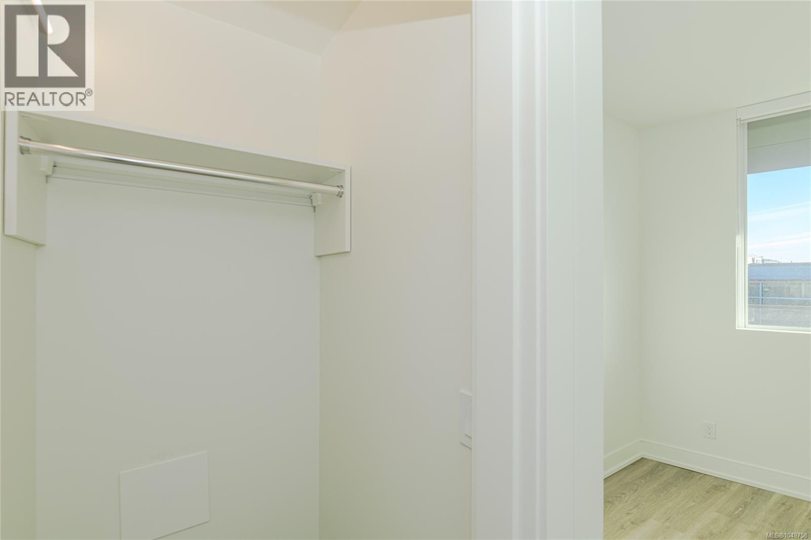 904 1628 Store St Property Photo 26