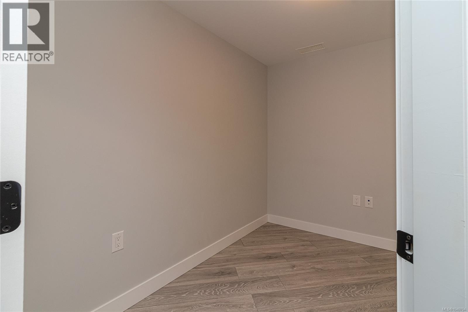 115 950 Whirlaway Cres Property Photo 24
