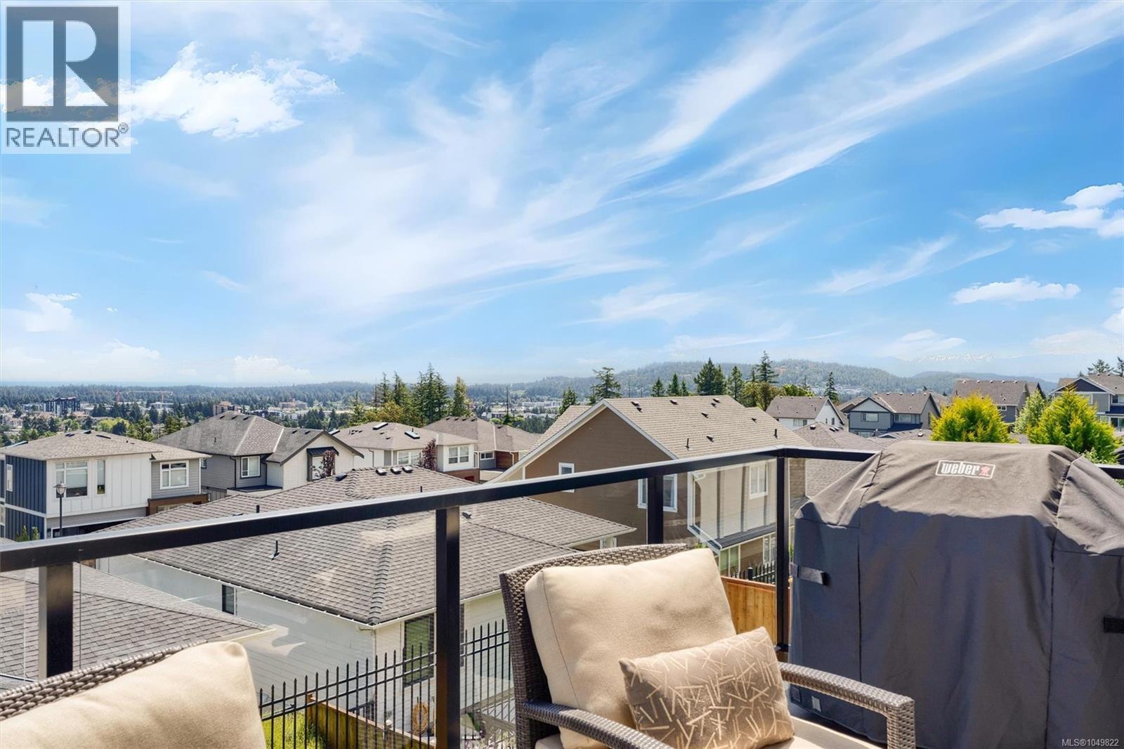 2423 Azurite Cres Property Photo 11