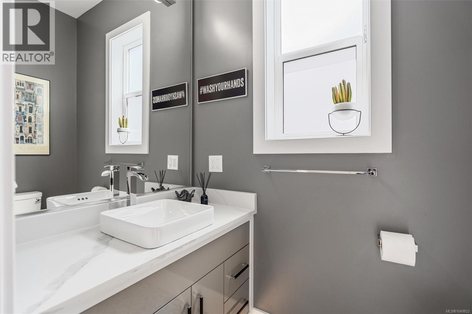 2423 Azurite Cres Property Photo 13