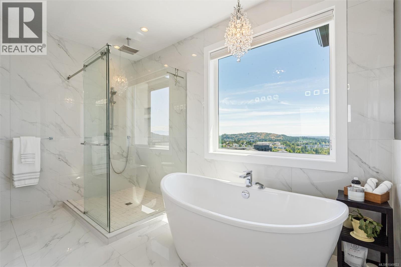 2423 Azurite Cres Property Photo 17