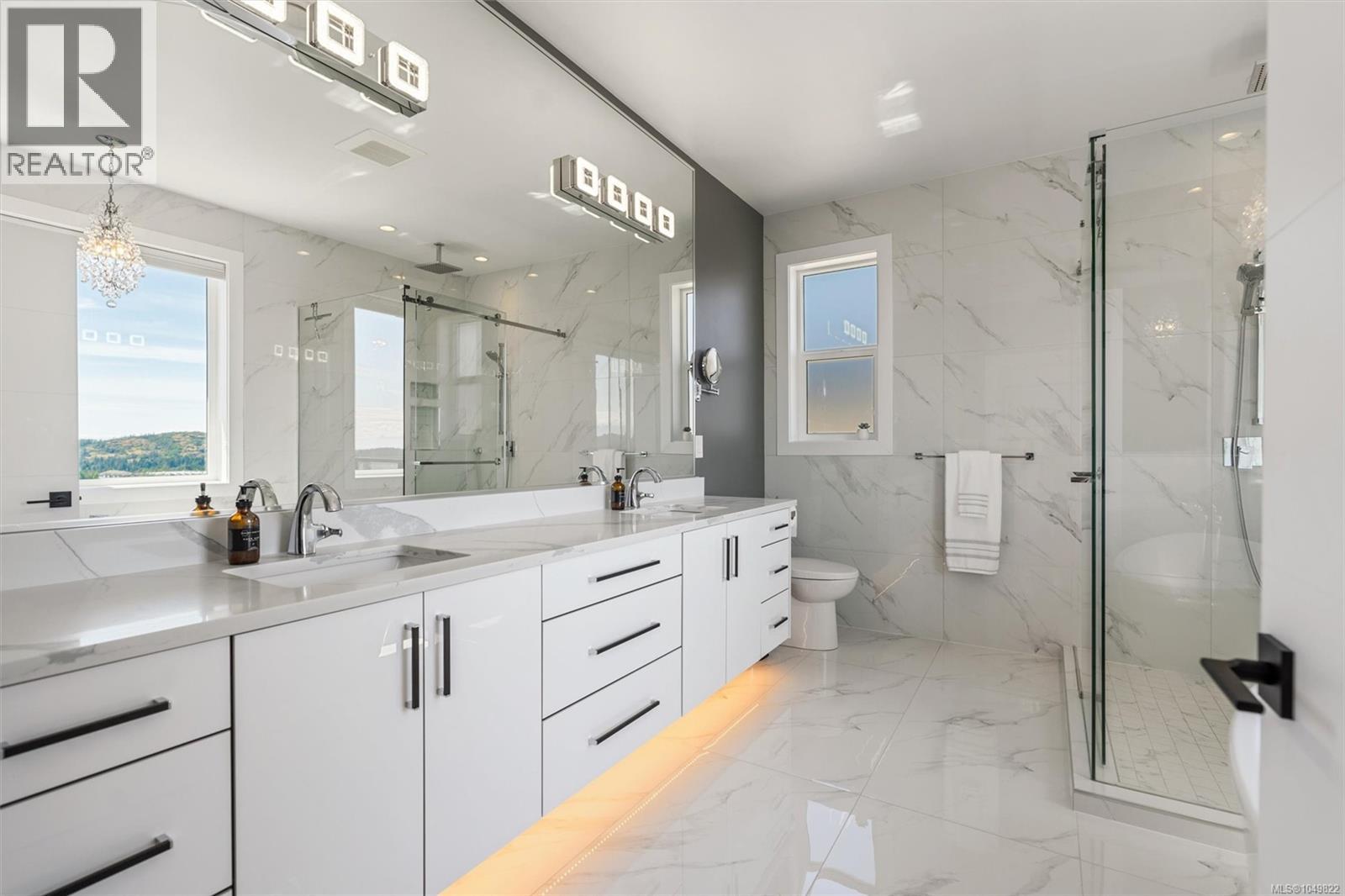 2423 Azurite Cres Property Photo 18
