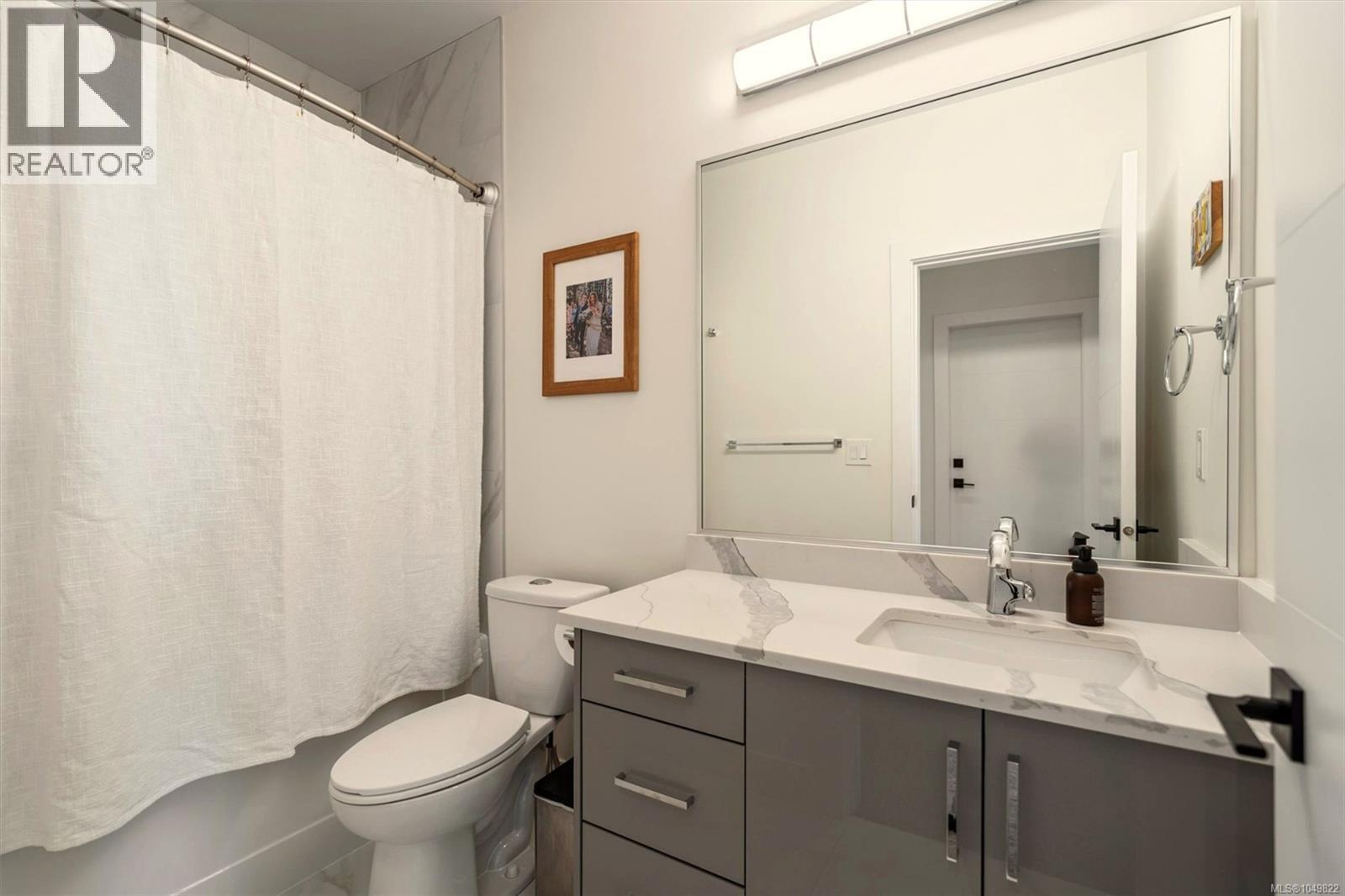 2423 Azurite Cres Property Photo 40