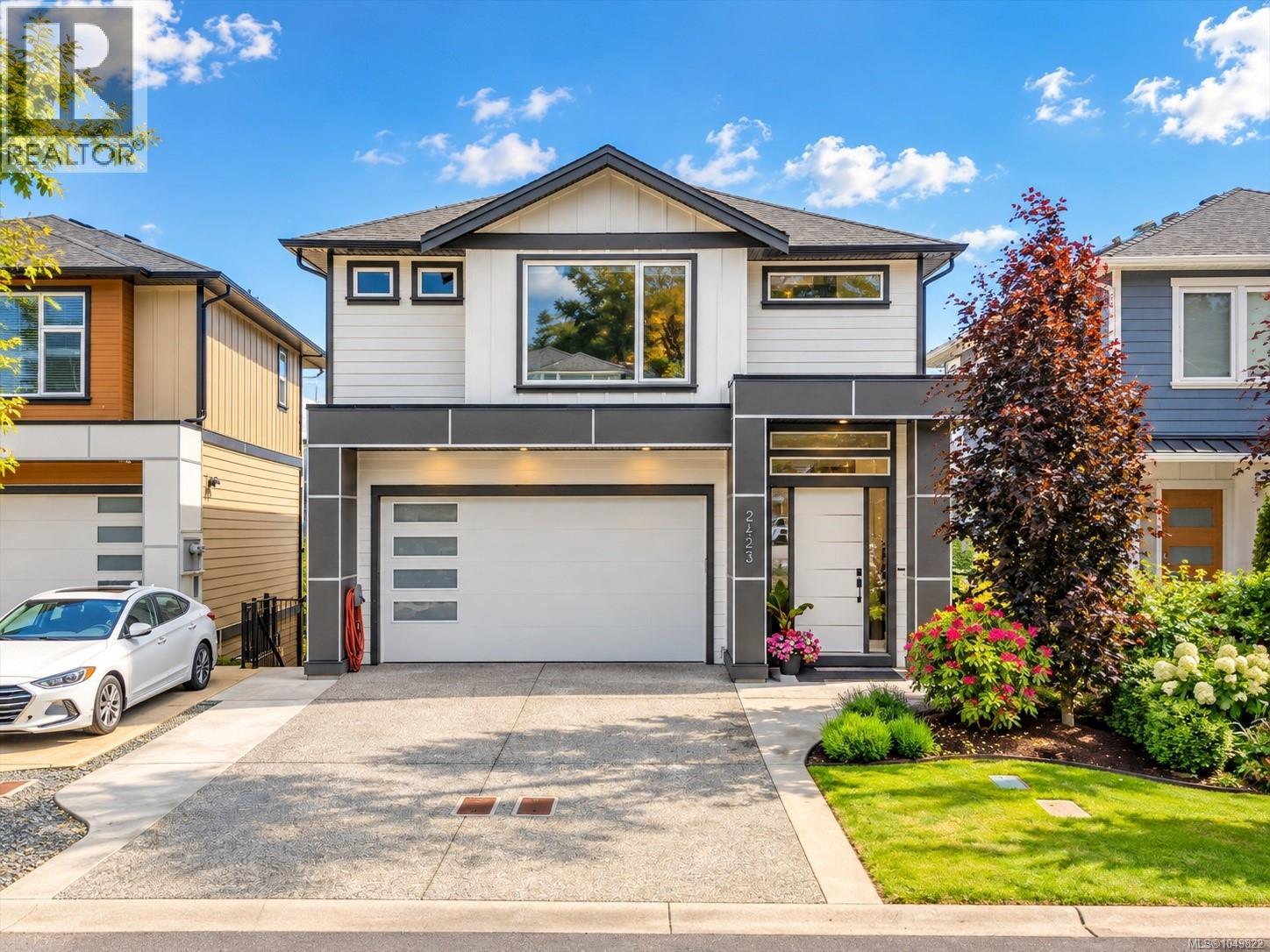 2423 Azurite Cres Property Photo 42