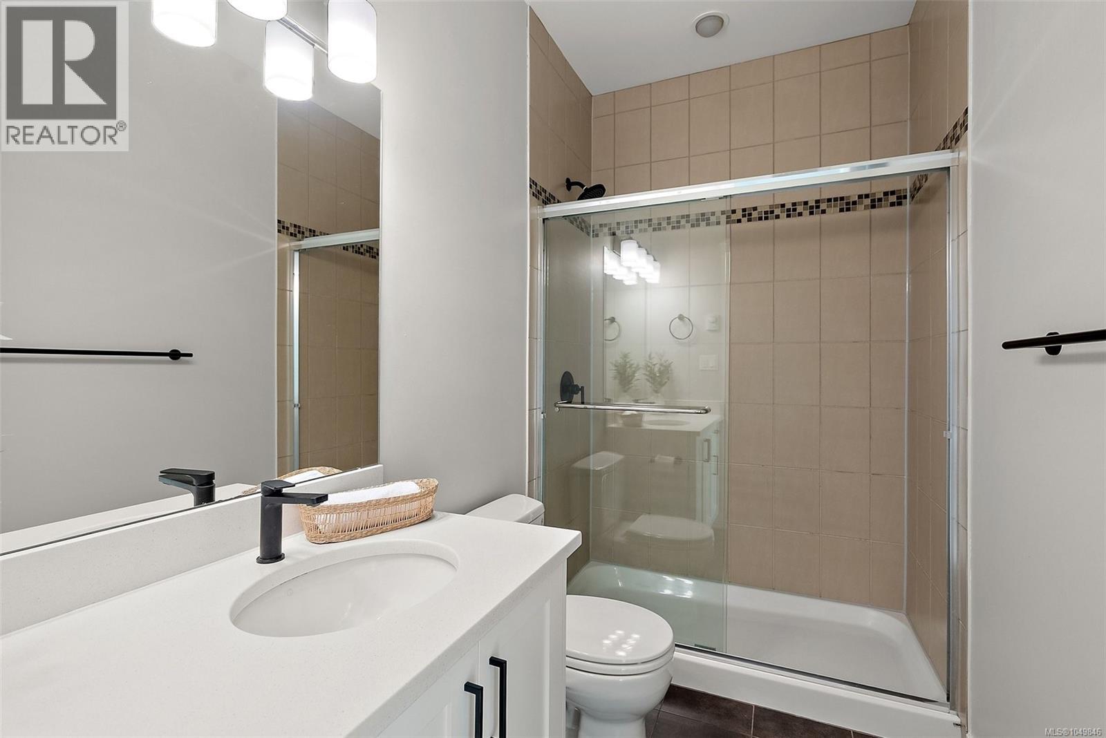 403 844 Goldstream Ave Property Photo 15