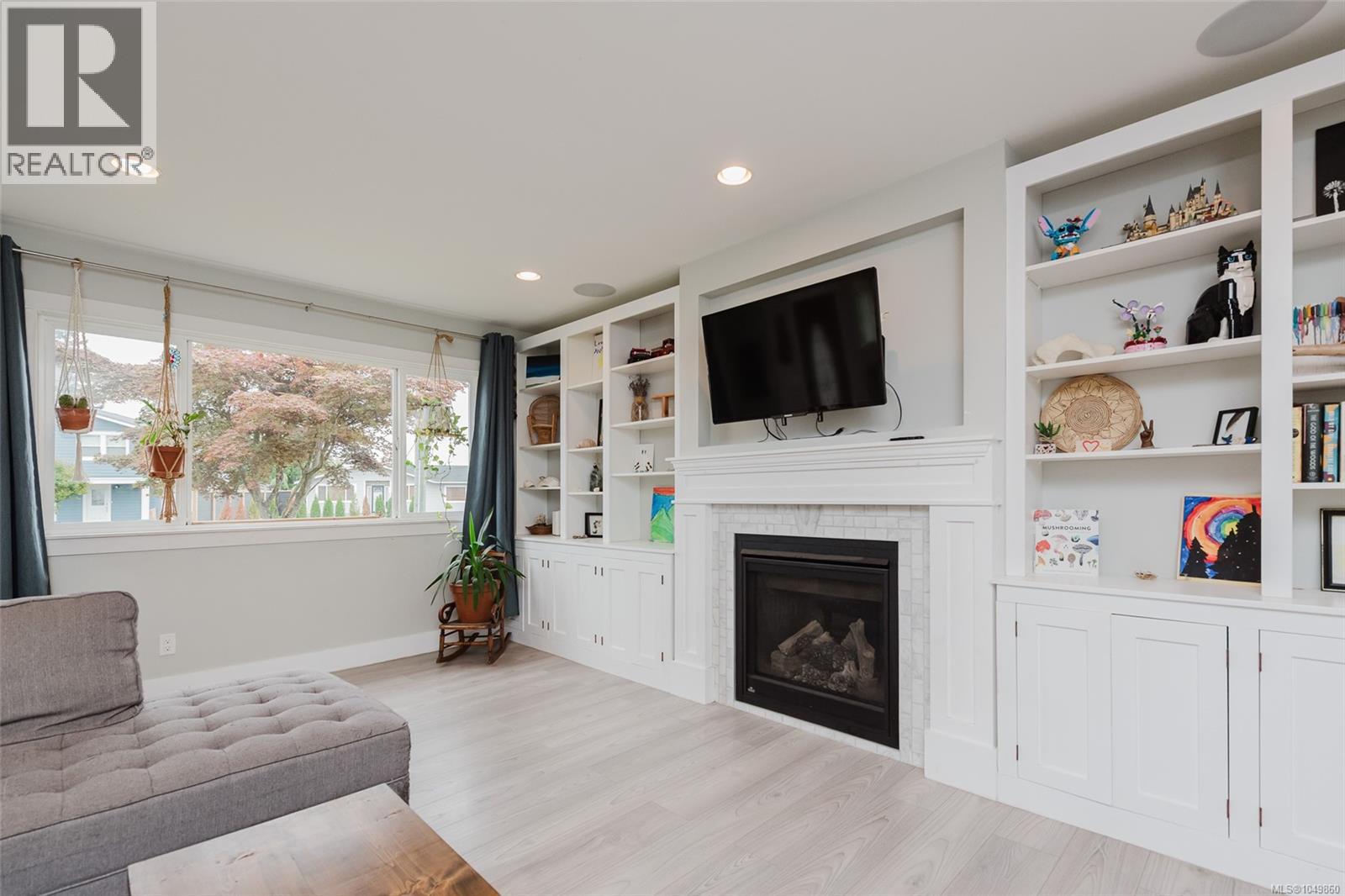2086 Eardley Rd Property Photo 11
