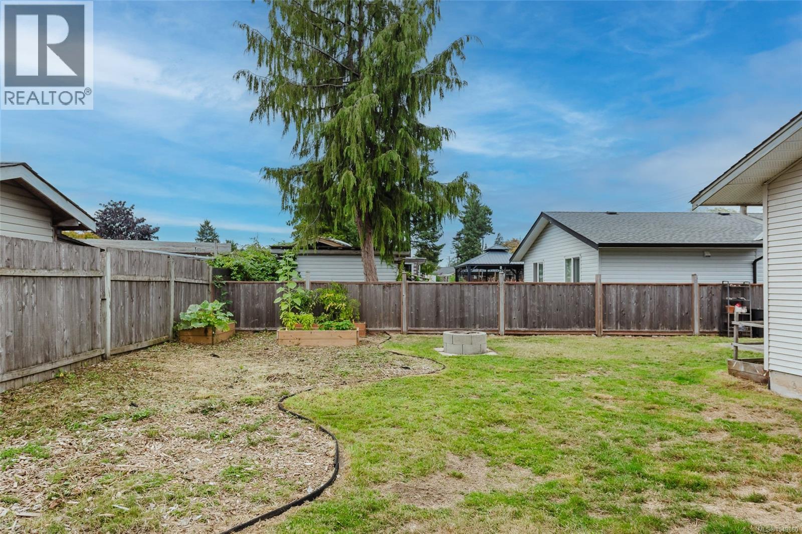 2086 Eardley Rd Property Photo 29