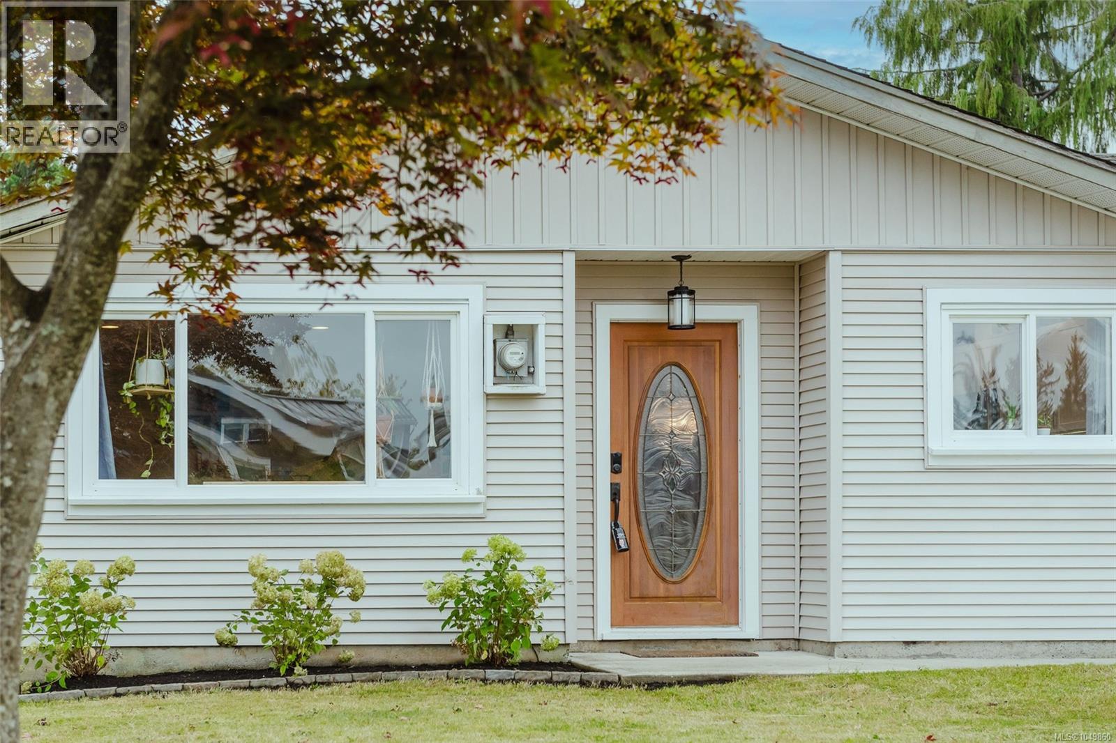 2086 Eardley Rd Property Photo 34